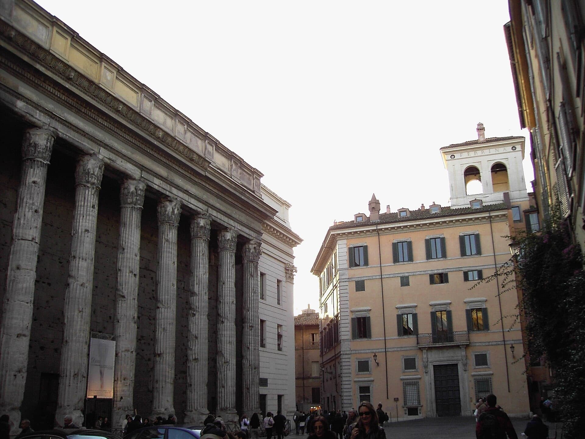 Piazza di Pietra: A Temple Turned Office Front