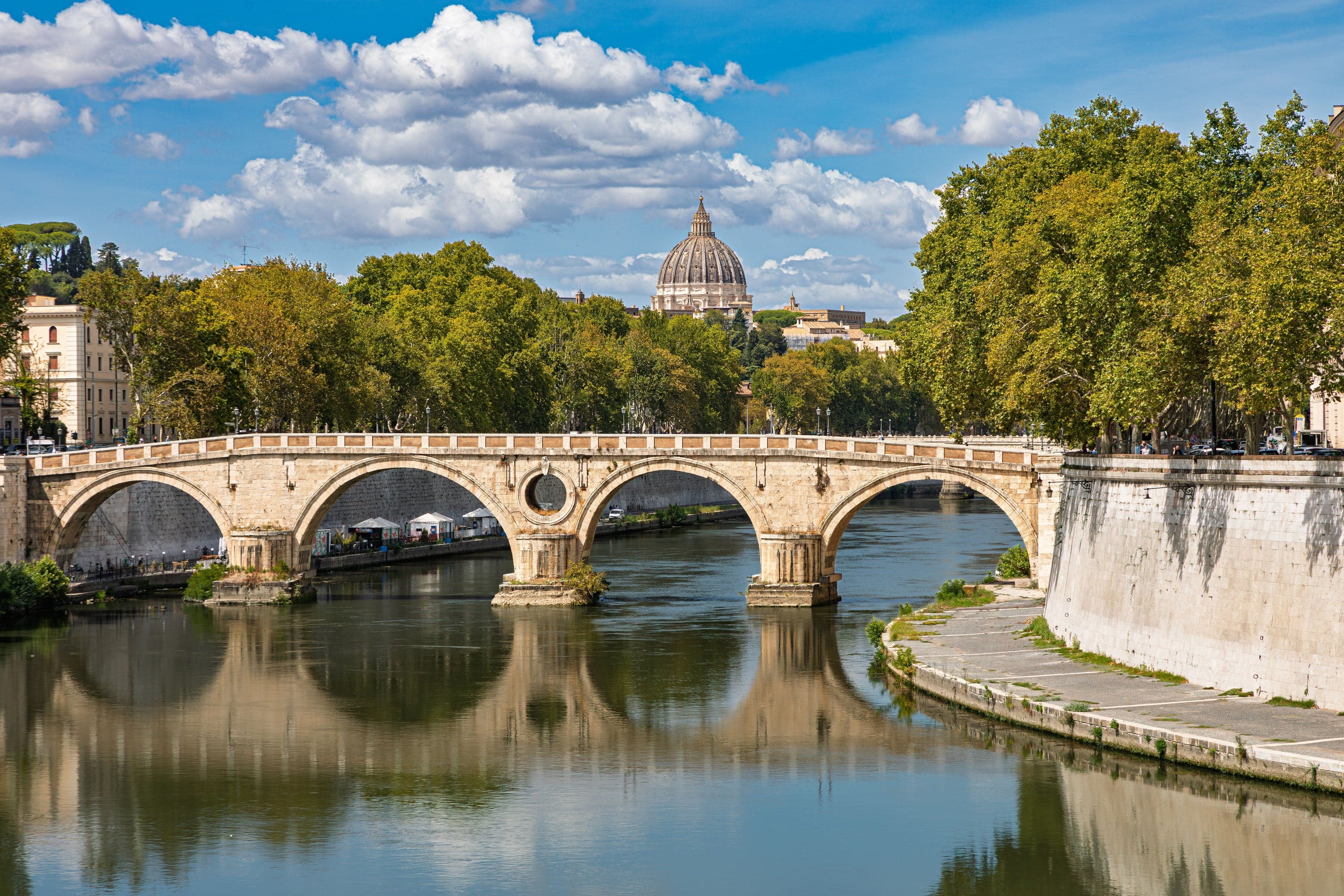 Trastevere and the Ghetto: The River Walled In