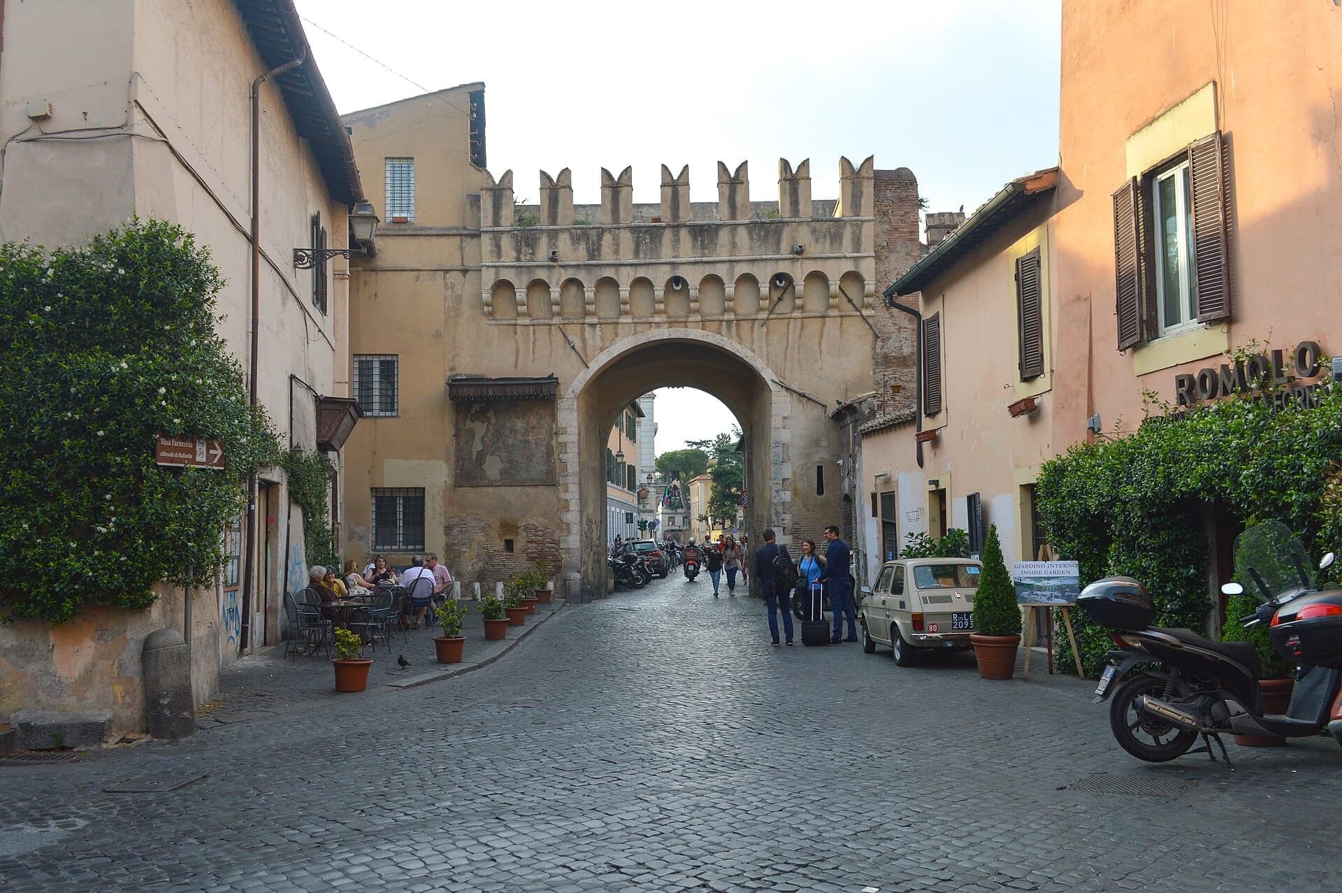 Porta Settimiana: A Gate Dressed as a Fortress