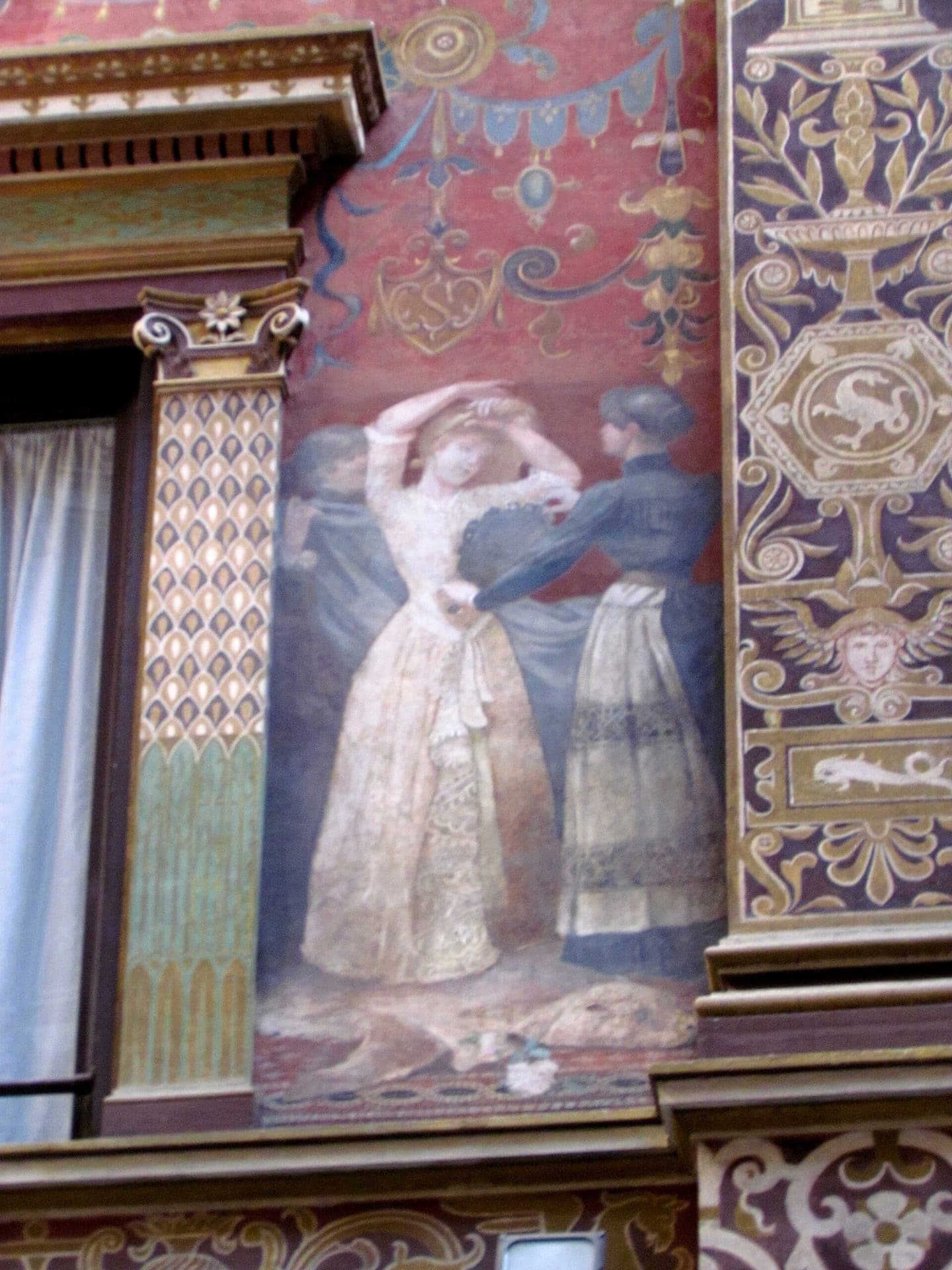 Galleria Sciarra: A Painted Courtyard