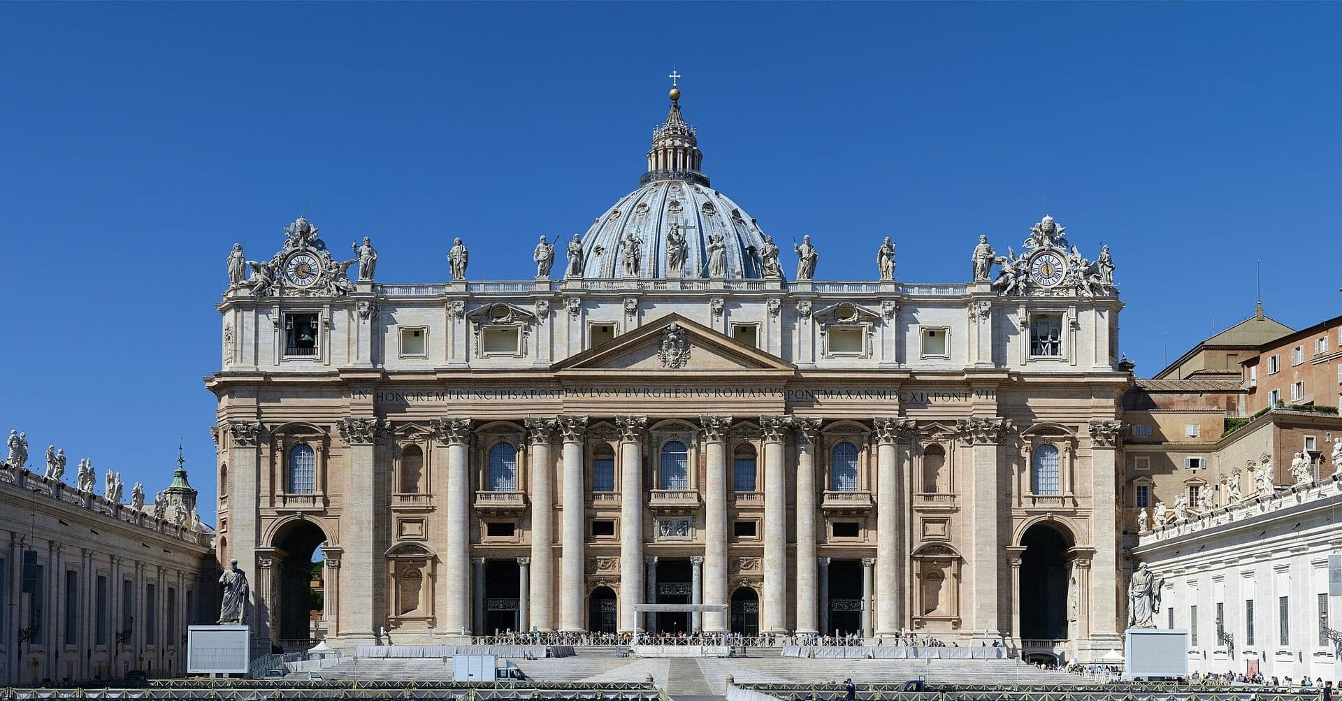 Saint Peter's Basilica: The Dome Sinks Behind