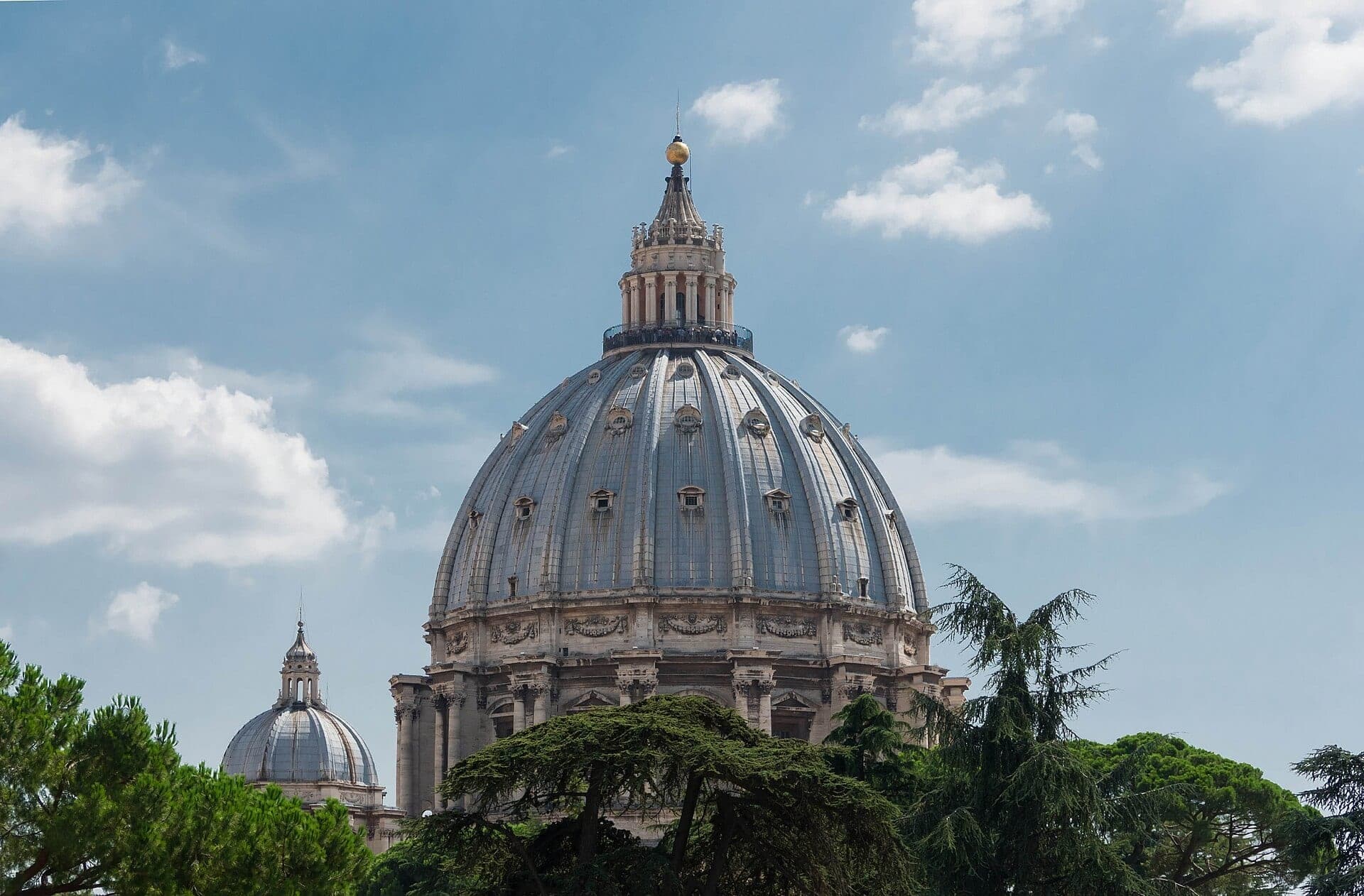Saint Peter's Basilica: The Dome Sinks Behind