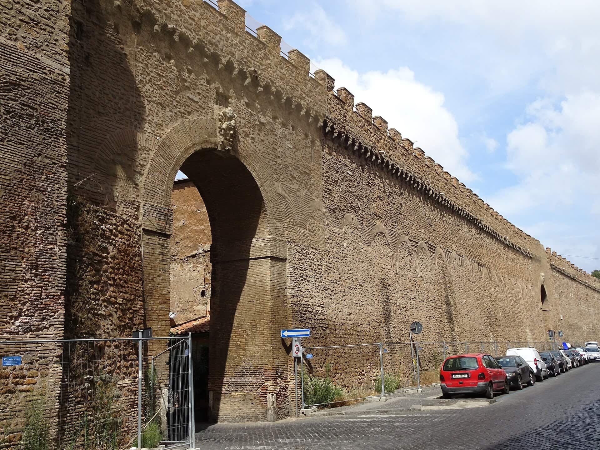 Passetto di Borgo: The Popes' Corridor