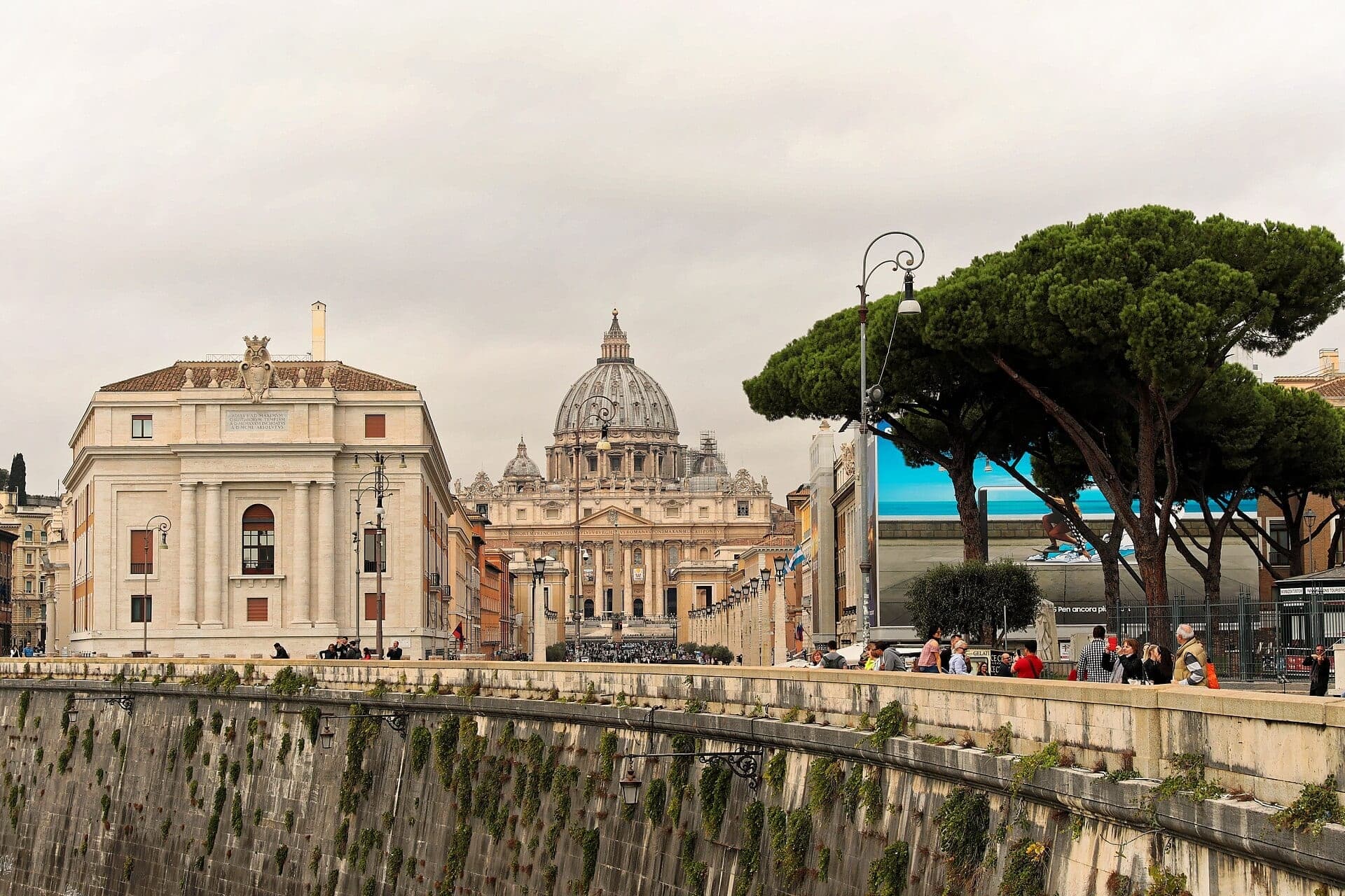 Piazza Pia: The Long View