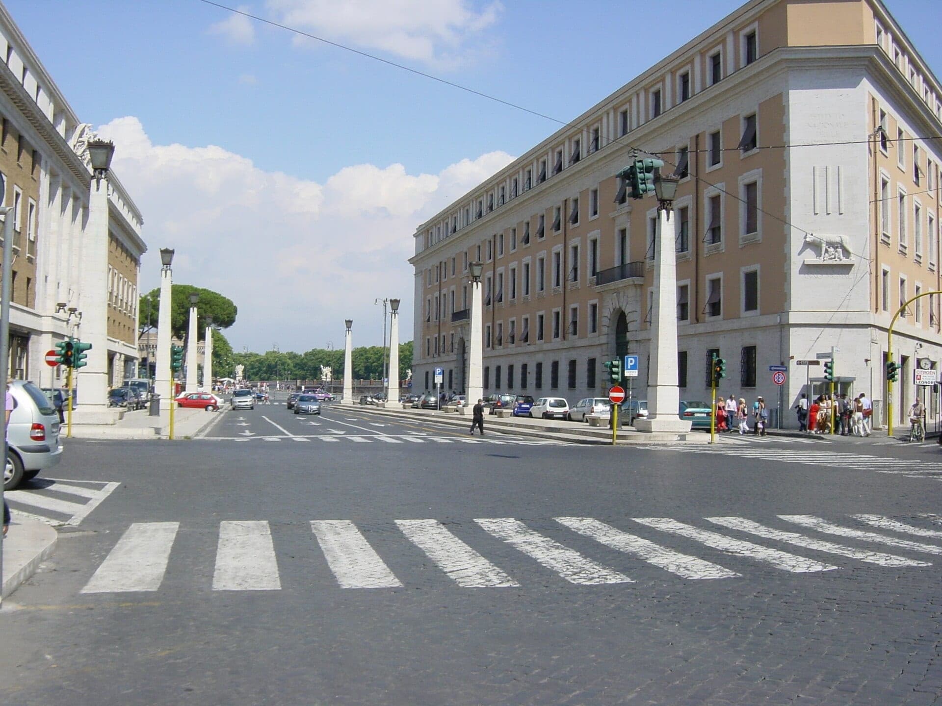 Piazza Pia: The Long View