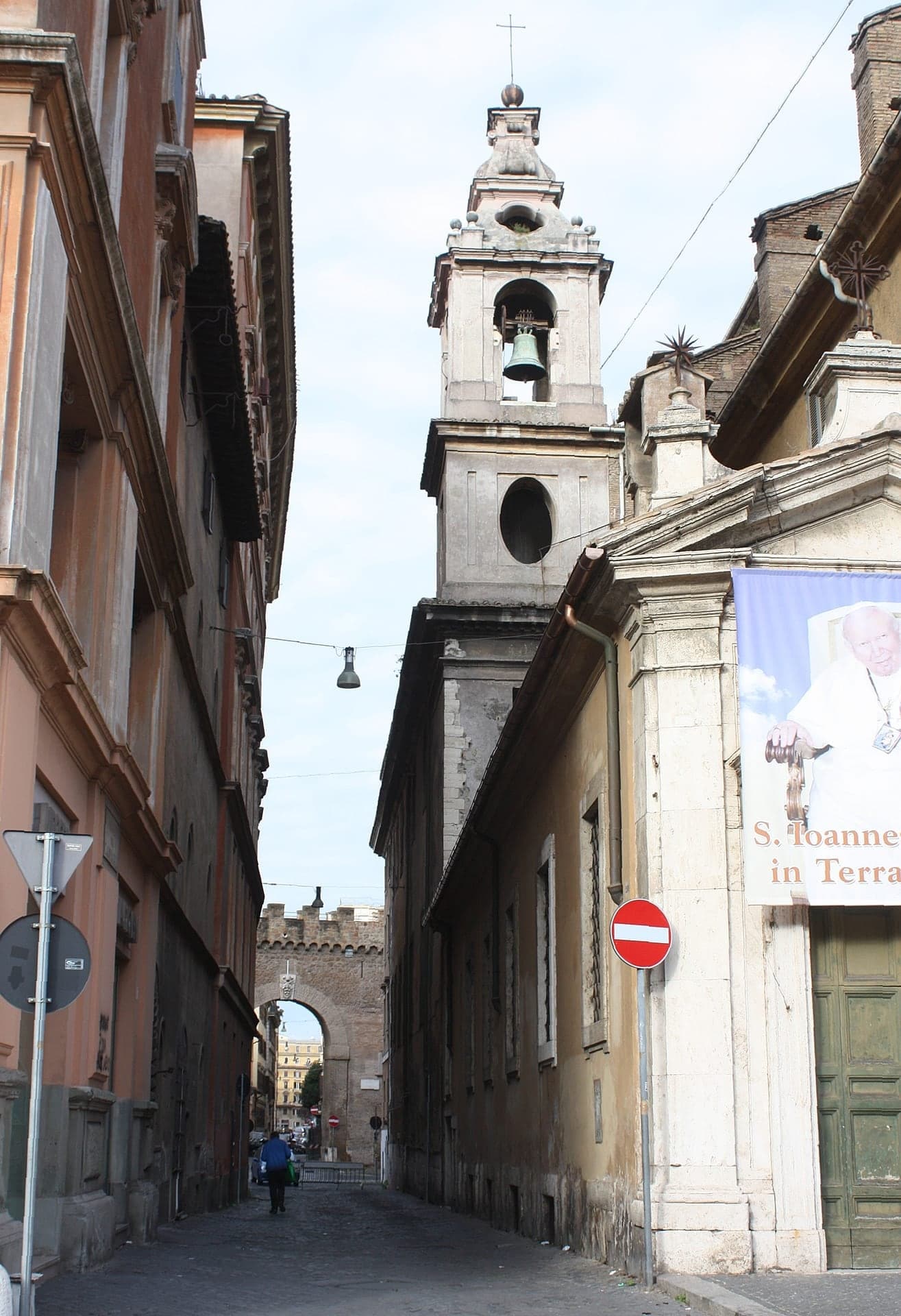 Vicolo del Campanile: The Old Scale