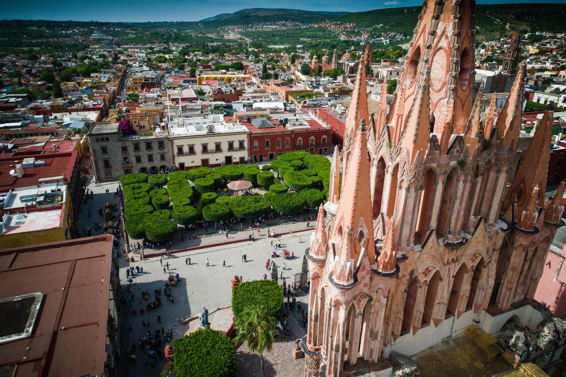 Jardín Principal: The Square That Turned Round
