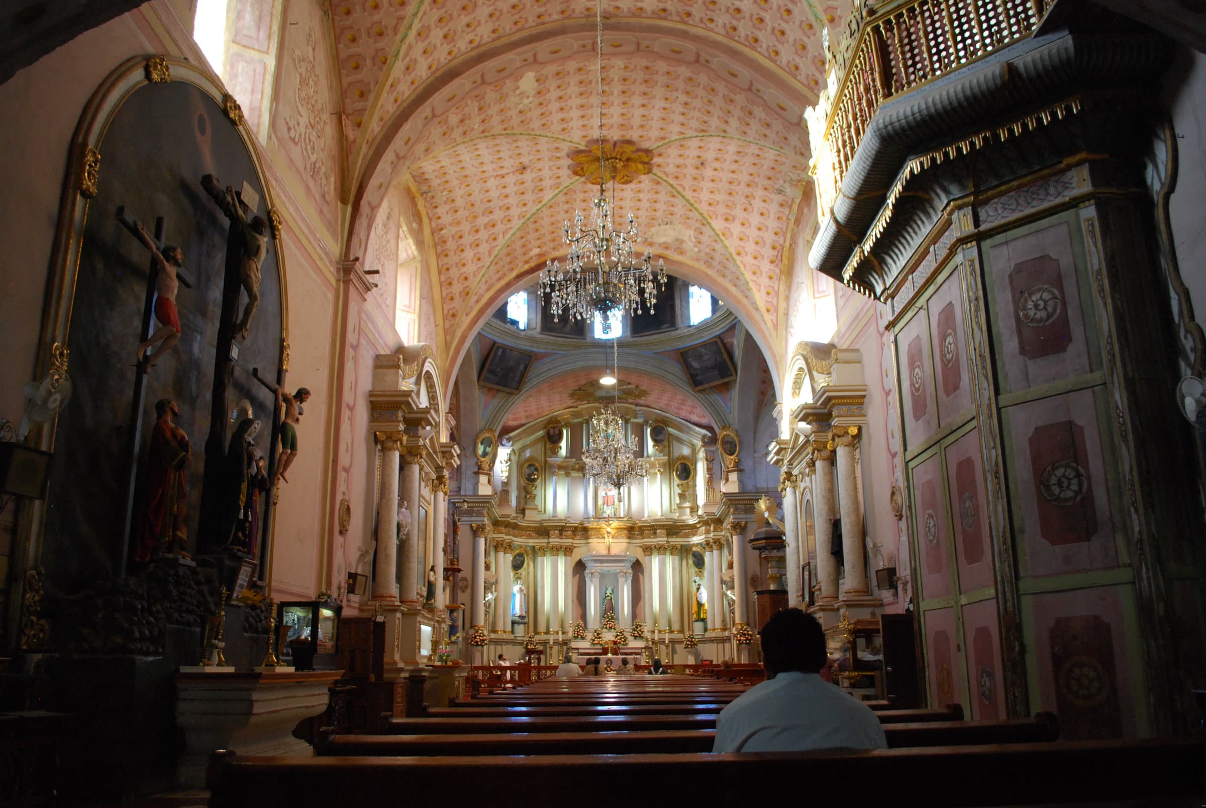 Oratorio and La Salud: Two Ways to Make a Front