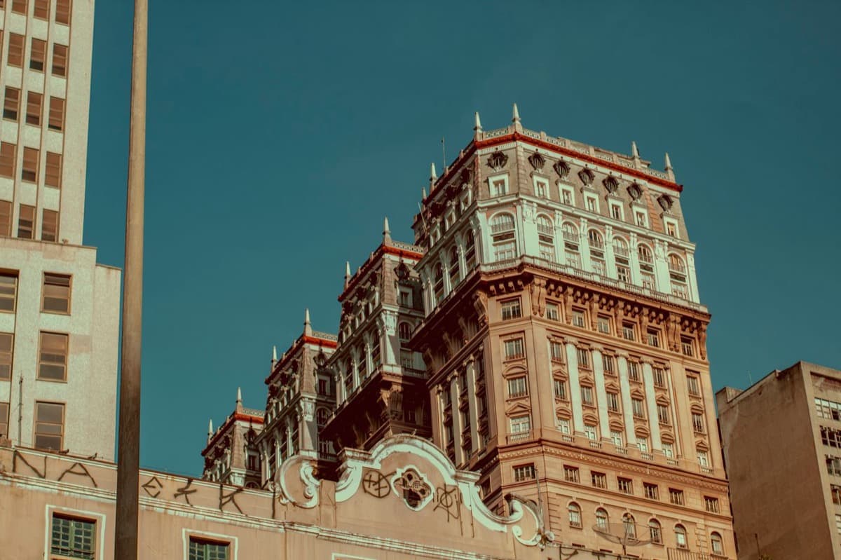 Edificio Martinelli: The Man Who Lived on His Own Skyscraper to Prove It Was Safe