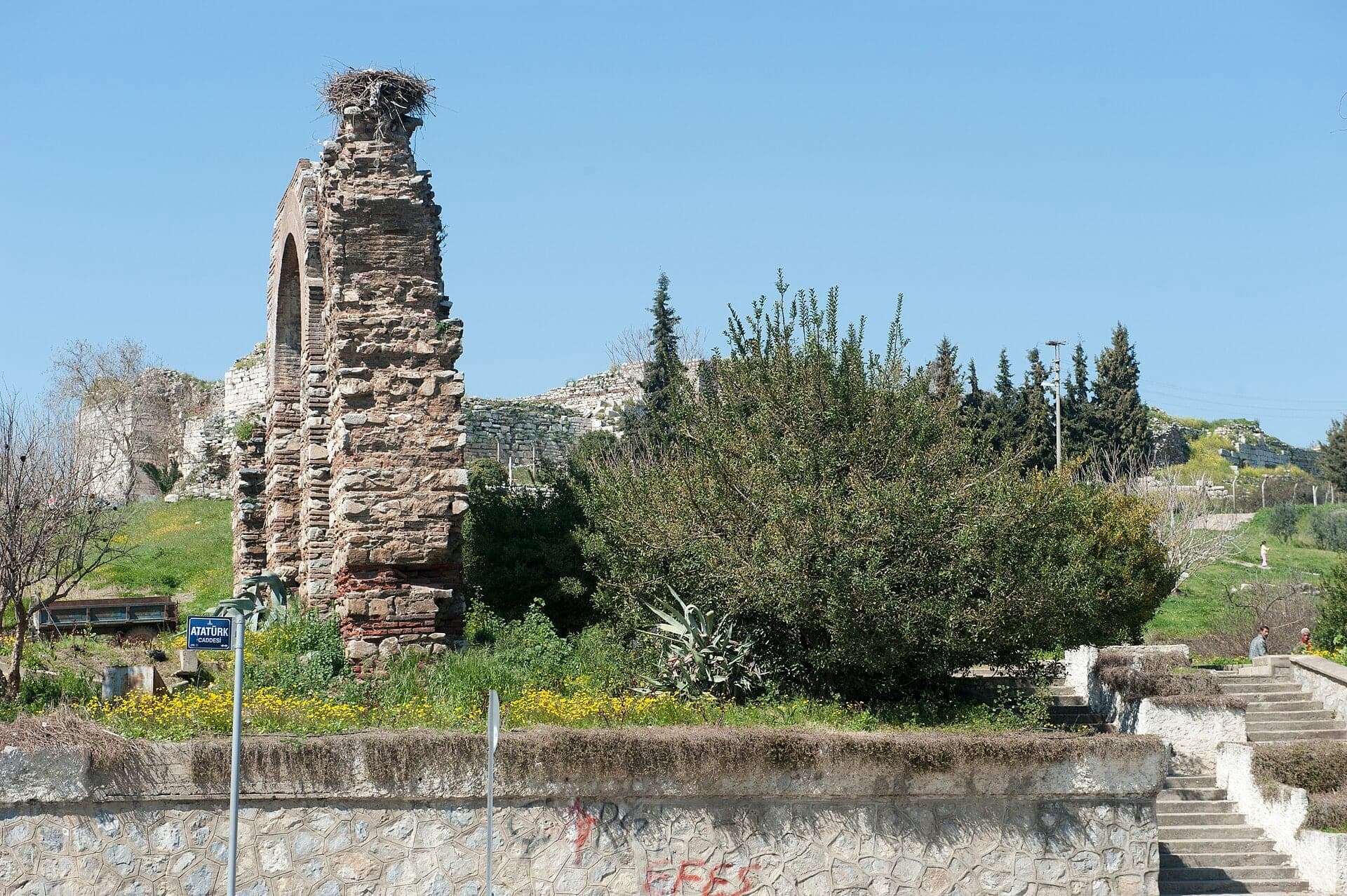 Aqueduct Piers: Where the Water Climbed