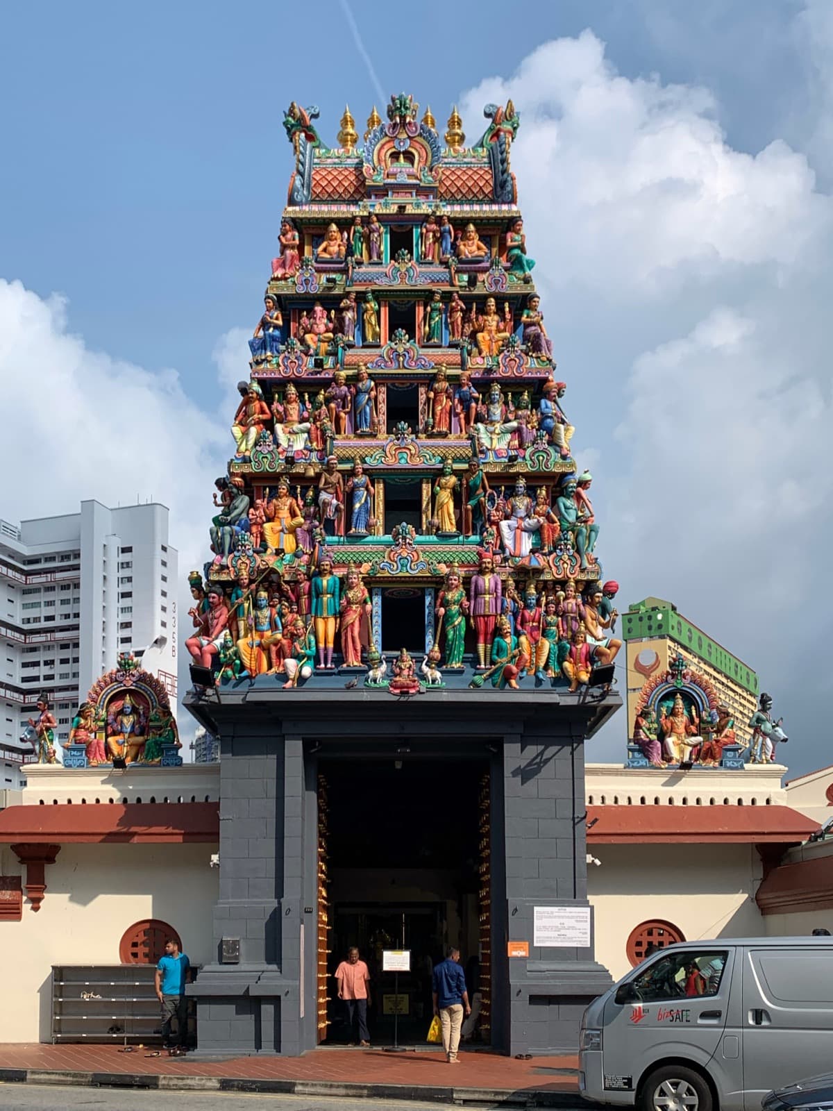 Sri Mariamman Temple: The Oldest Hindu Temple Holding Its Ground in Chinatown
