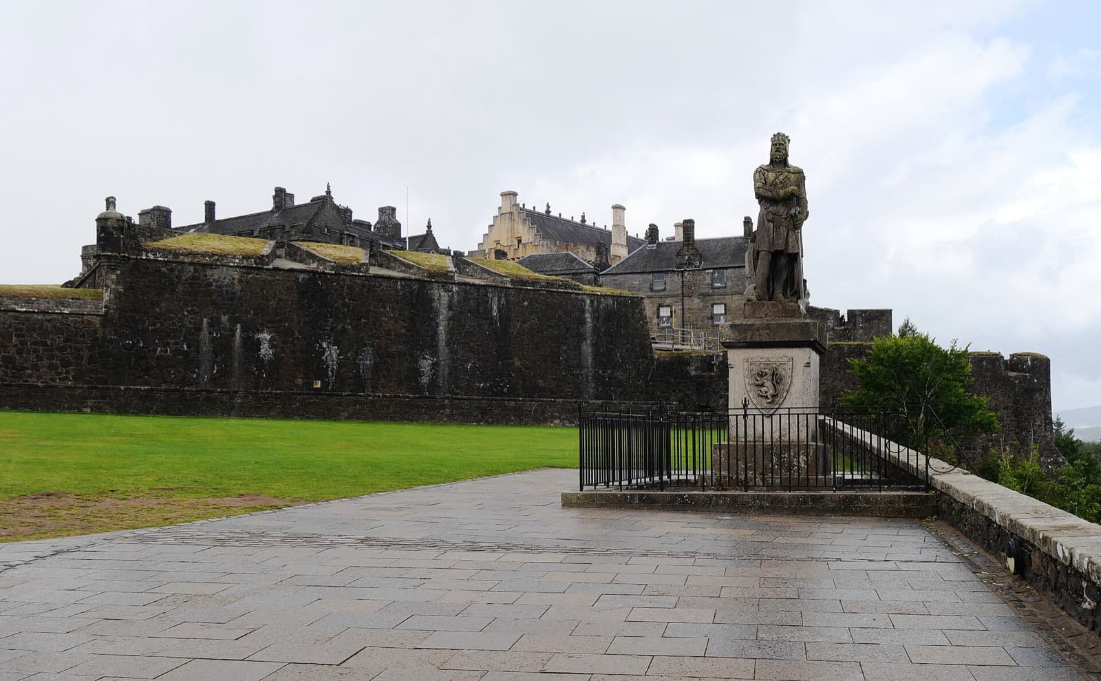 Stirling: The Rock That Held Scotland