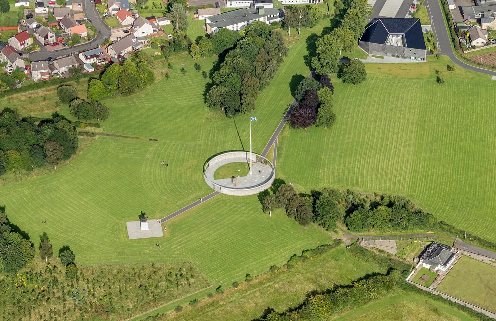 Bannockburn Battlefield and Monuments: The Field Where Bruce Broke an English Army