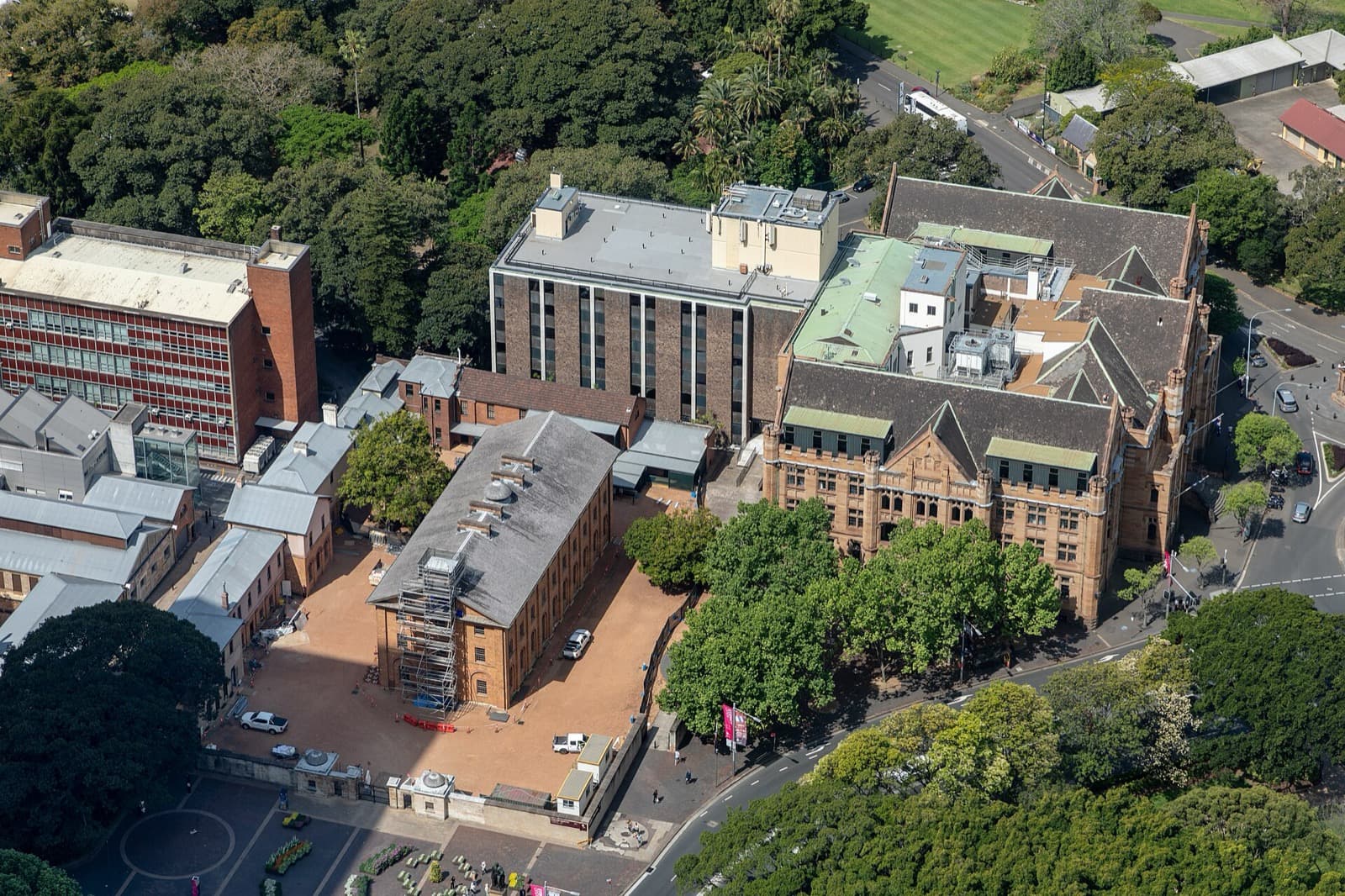 Macquarie Street: The Convict Architect's Sandstone Mile