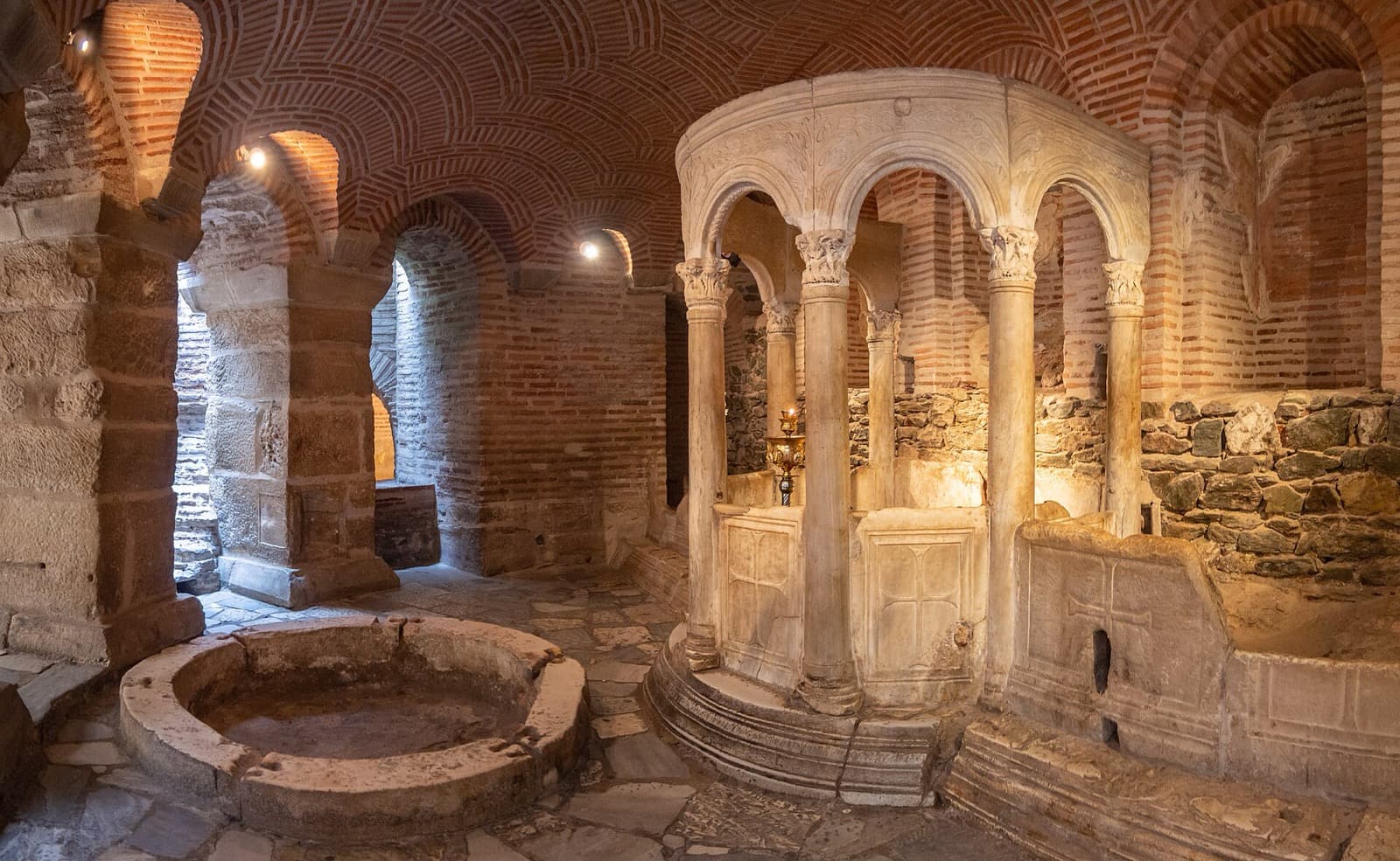 Agios Dimitrios: The Basilica That Holds Thessaloniki's Whole Memory