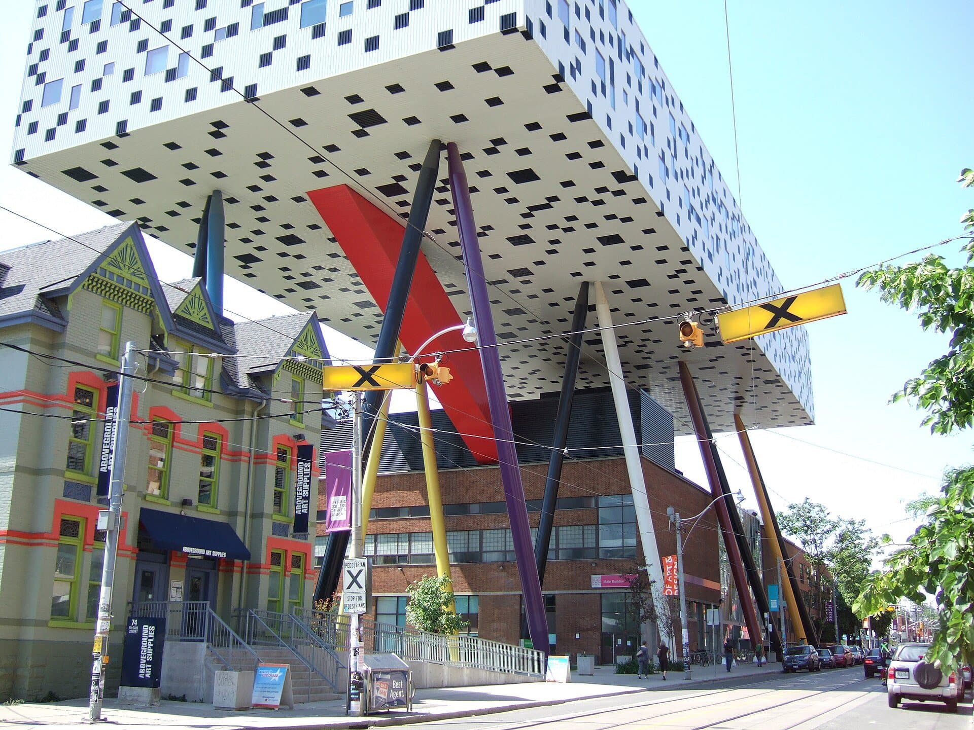 OCAD's Sharp Centre: The Tabletop on Stilts