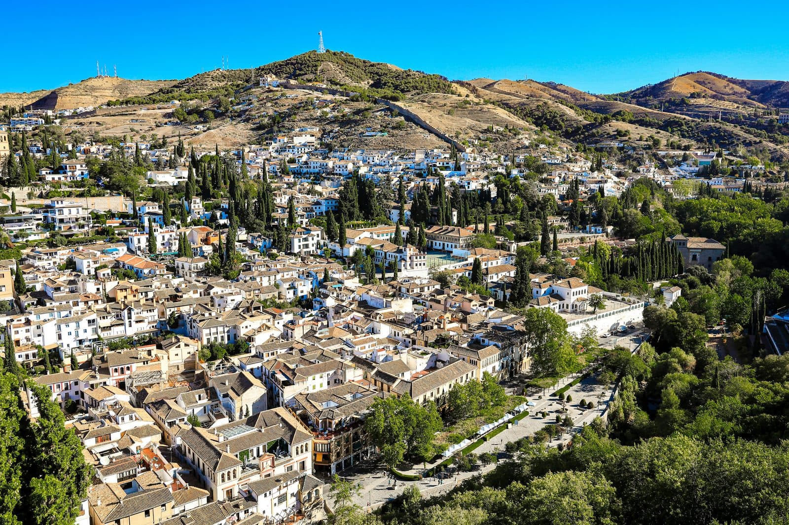Granada 1492: The Hinge Year You Are Standing On
