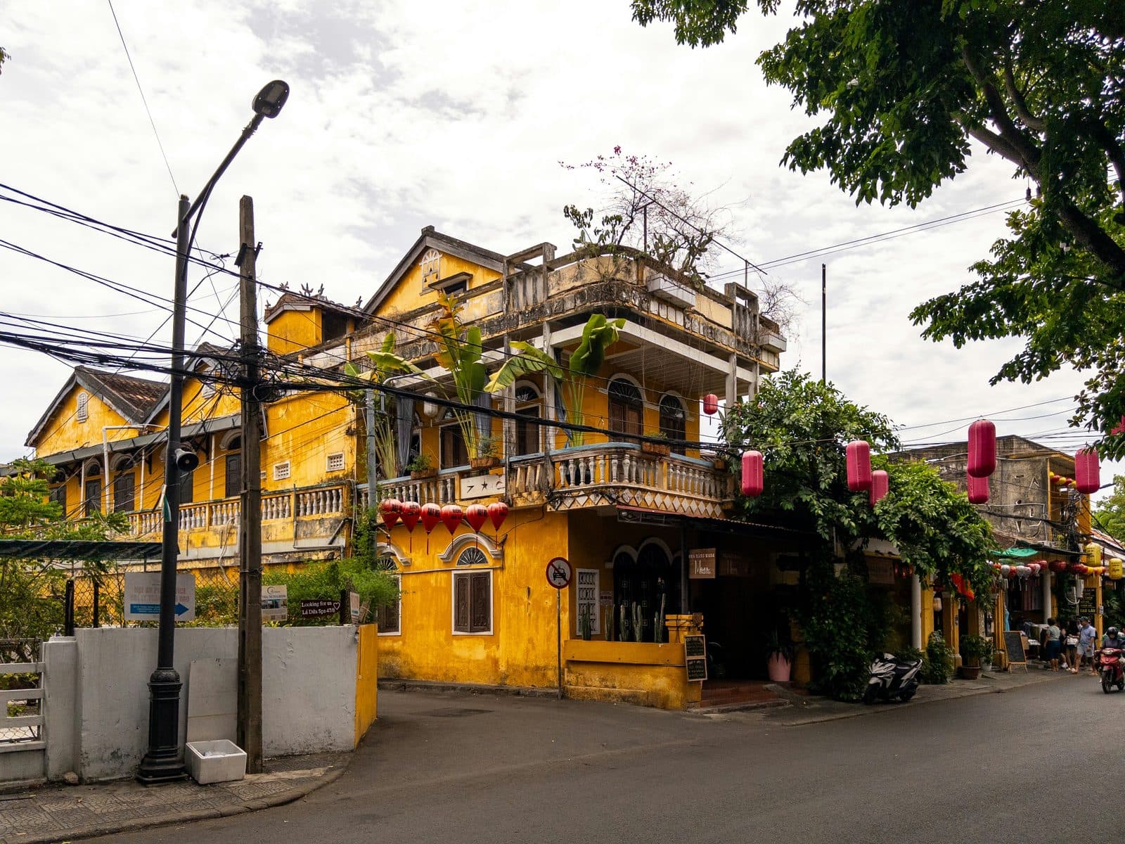 How to See Hue: One City, Written Twice and Partly Erased