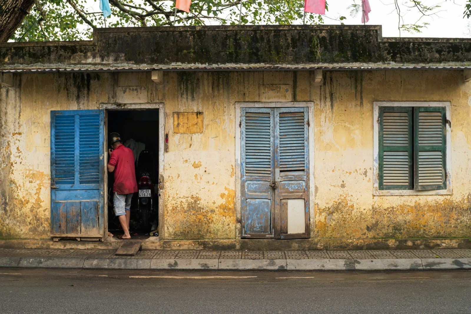 Behind the Palace: The Working City That Kept Hue's Emperors Alive
