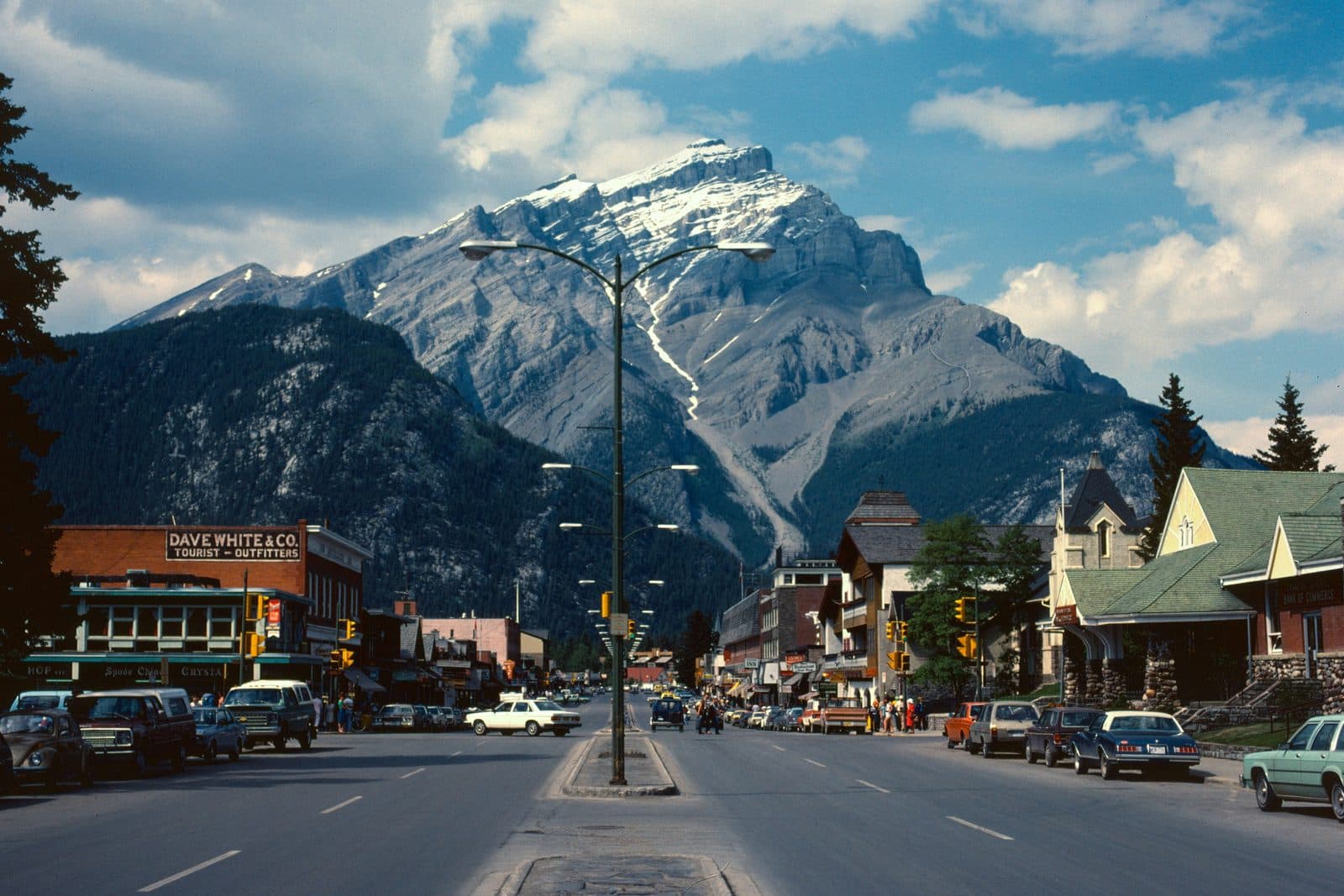 Banff Travel Guide: How Many Days, Getting Around, the Park Pass, When to Go (2026)