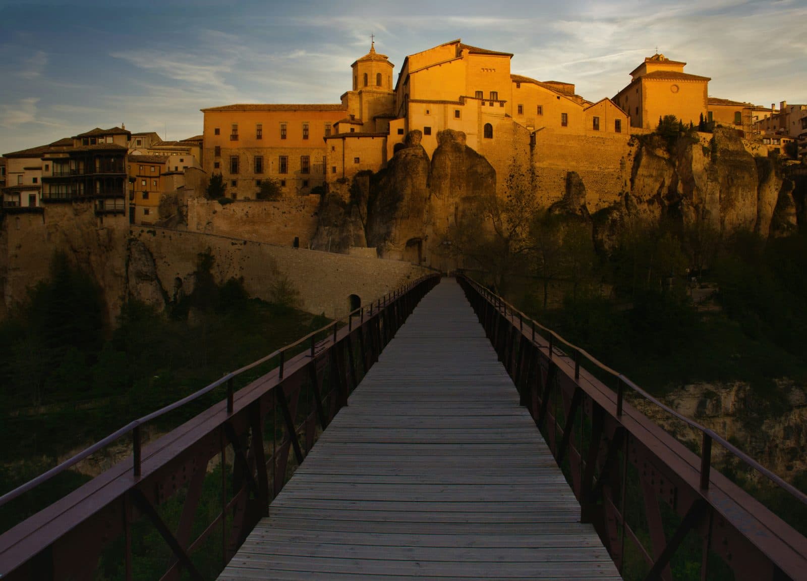 Cuenca Travel Guide: How Many Days, Altitude, Getting Around, Safety (2026)