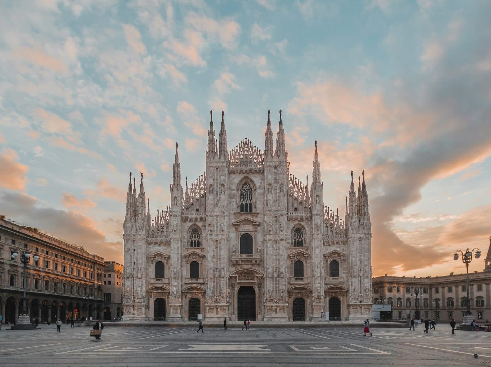 Milan Travel Guide: Days, Transport, Timing, Safety, and Cost