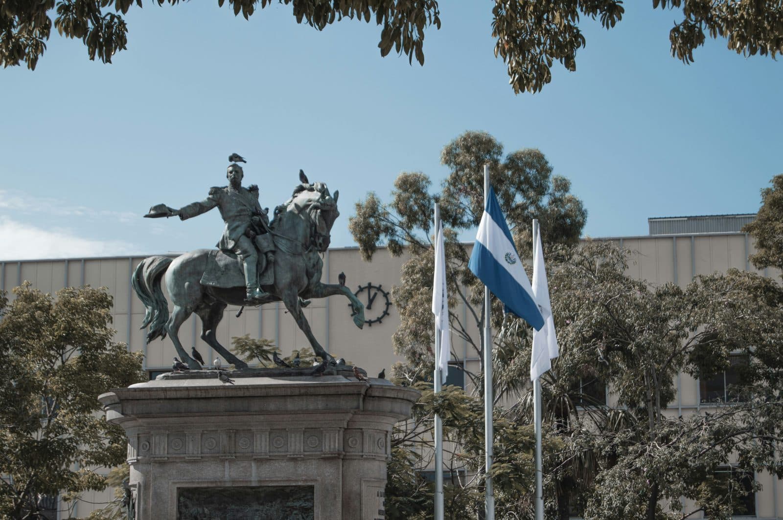 One Day in San Salvador: A Walkable Historic-Center Itinerary (2026)