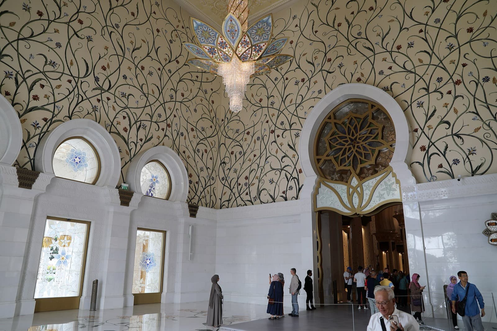 The Grave at the Center of Abu Dhabi's Grand Mosque