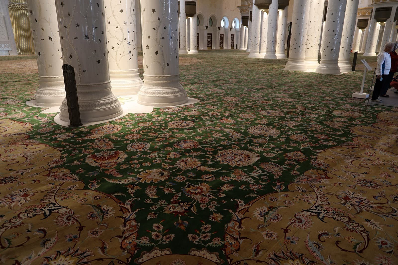 One Day in Abu Dhabi: A Walkable Morning-to-Evening Itinerary