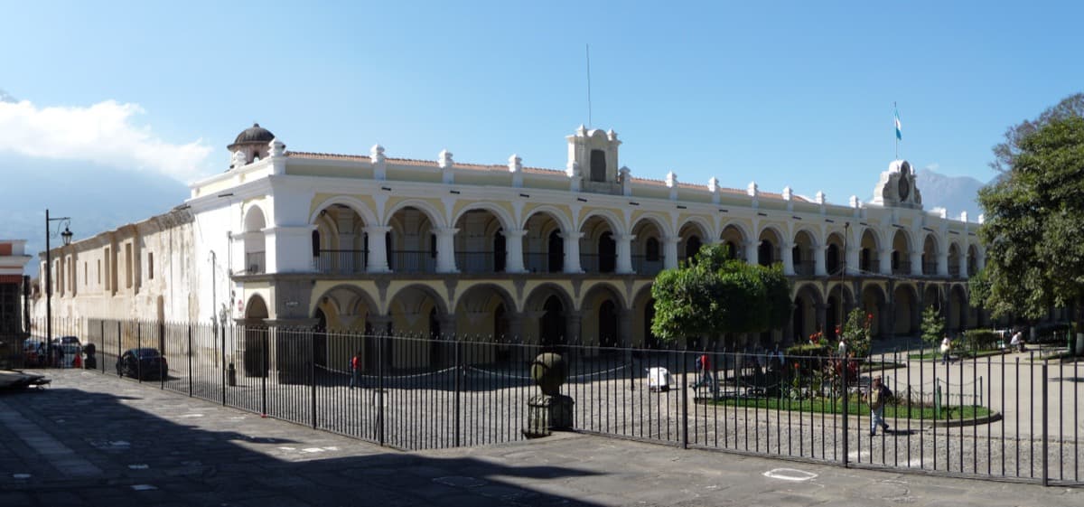 Palacio de los Capitanes: Civic Baroque