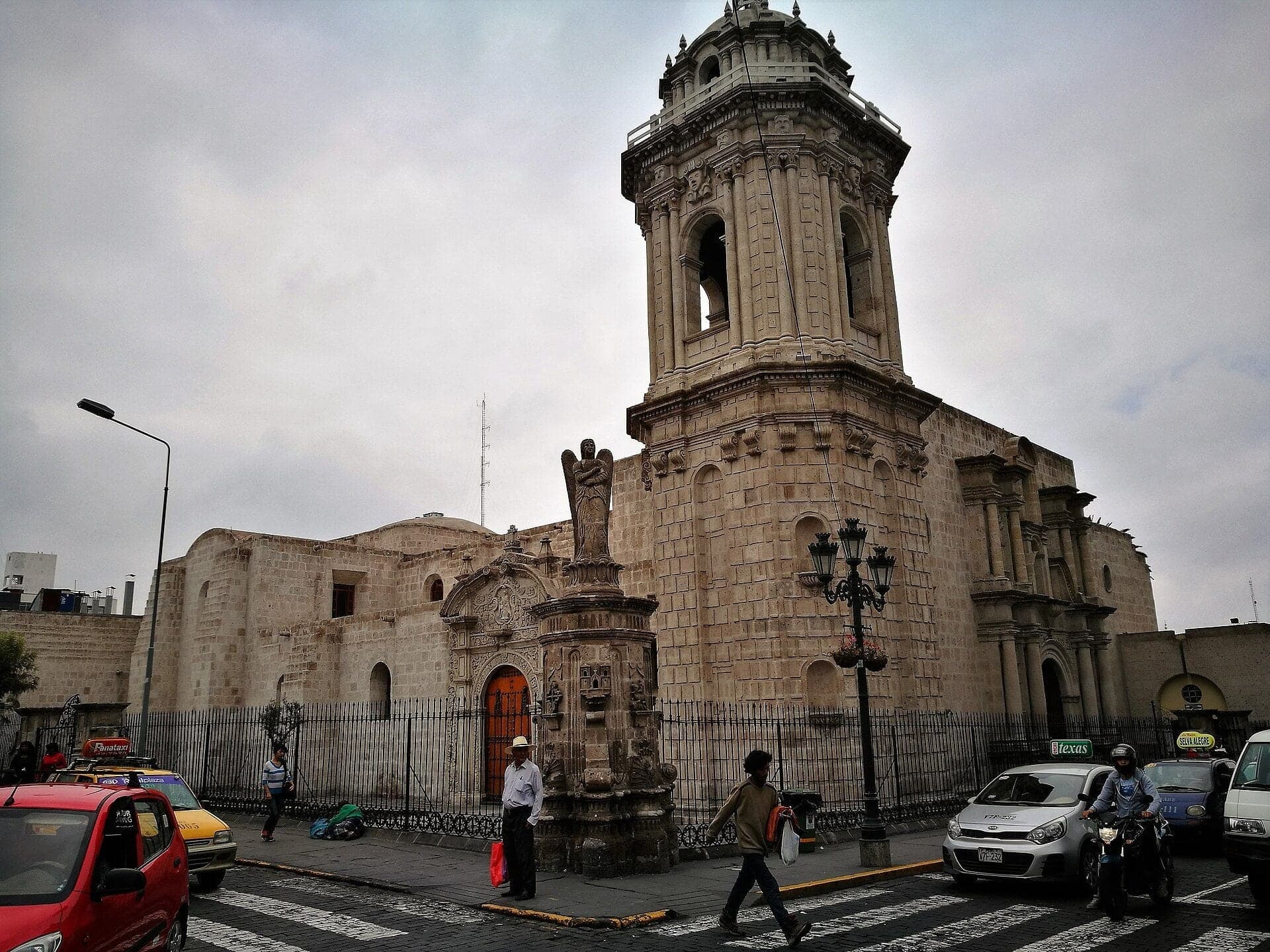 Santo Domingo: The Door That Outlived the Church