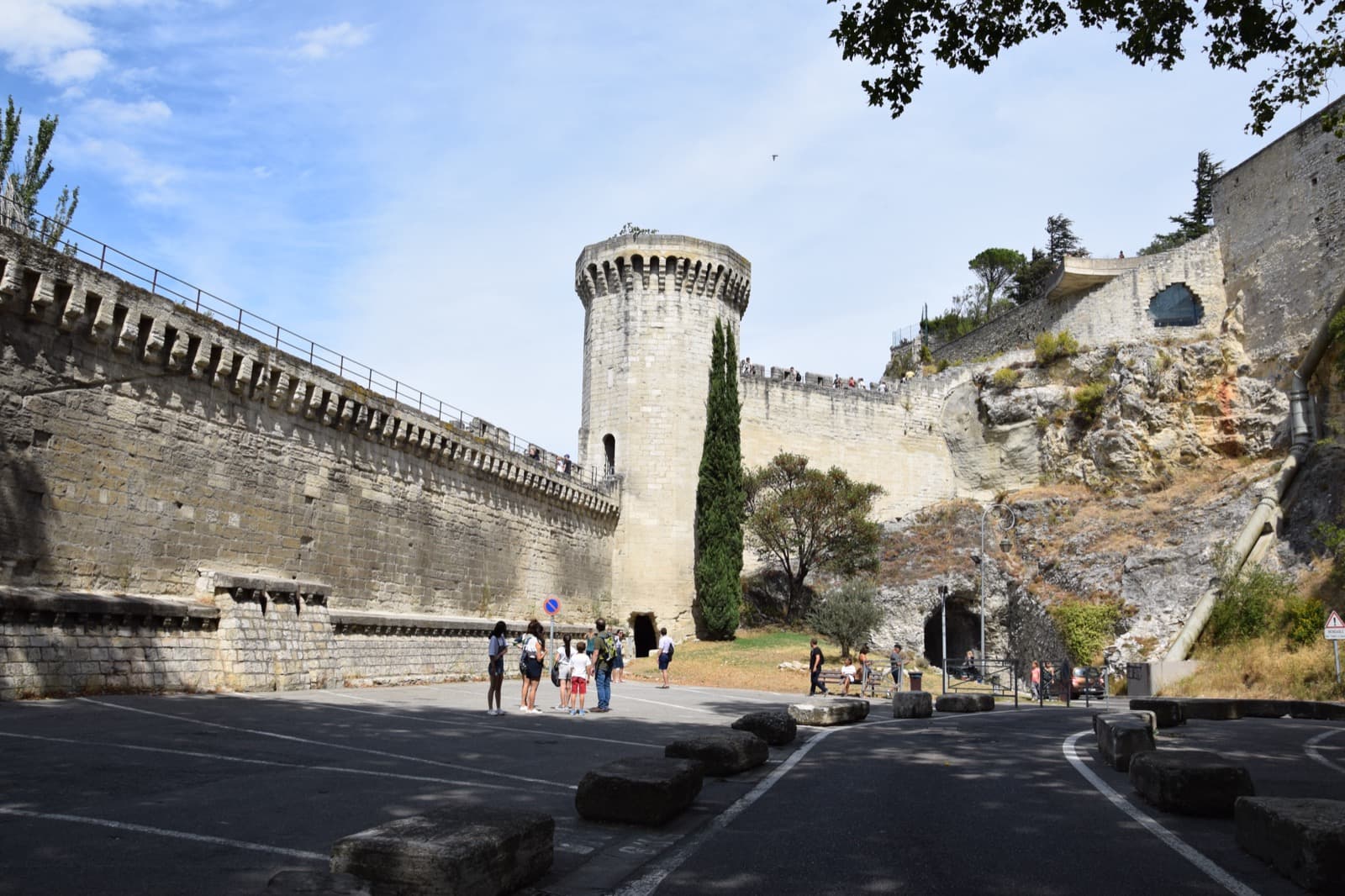 Tour des Chiens at the Rocher des Doms: The Three-Layer Synthesis