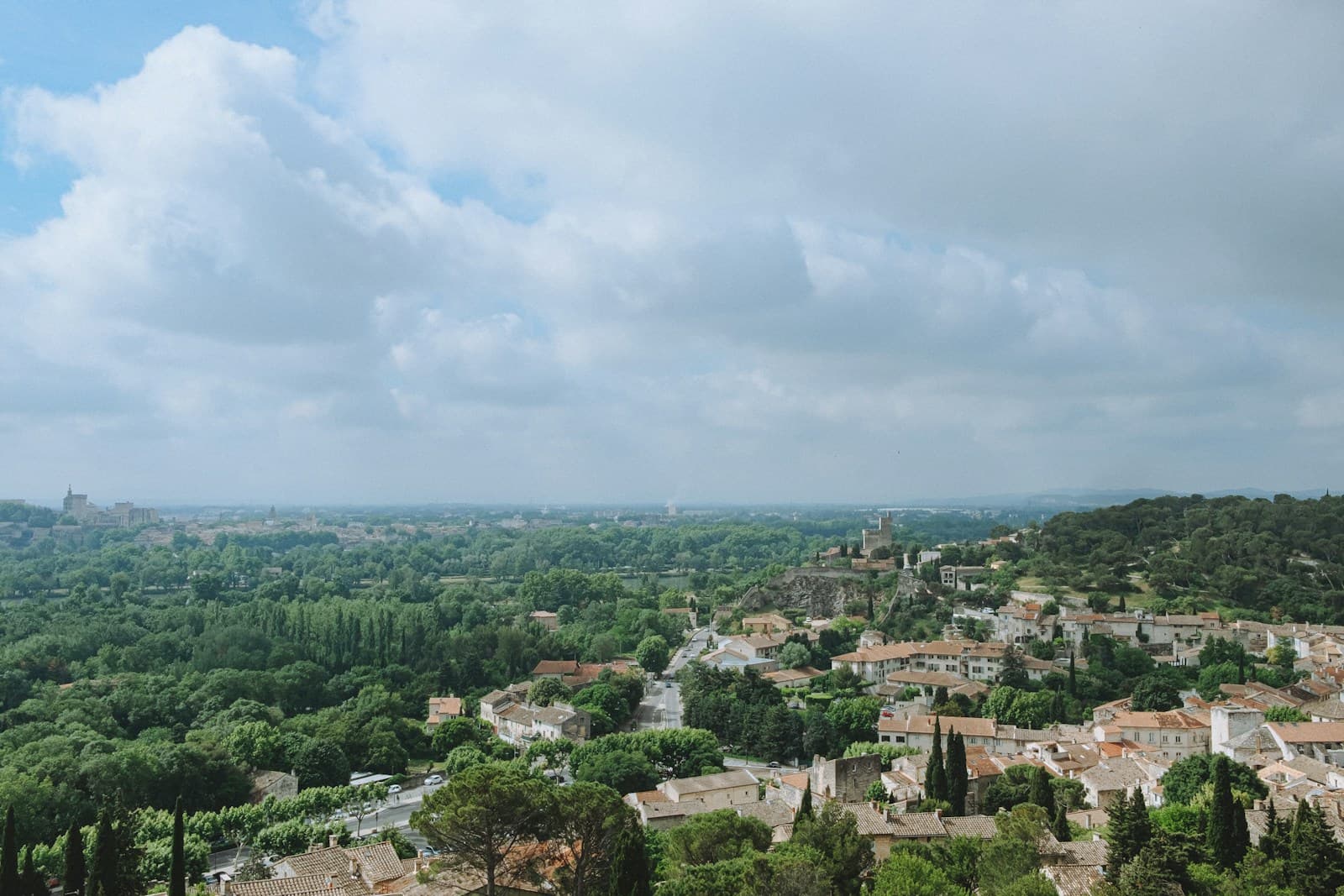 One Bridge, Two Sovereigns: Avignon and Villeneuve