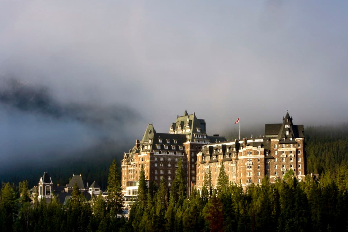 Fairmont Banff Springs: The Stone Up Close