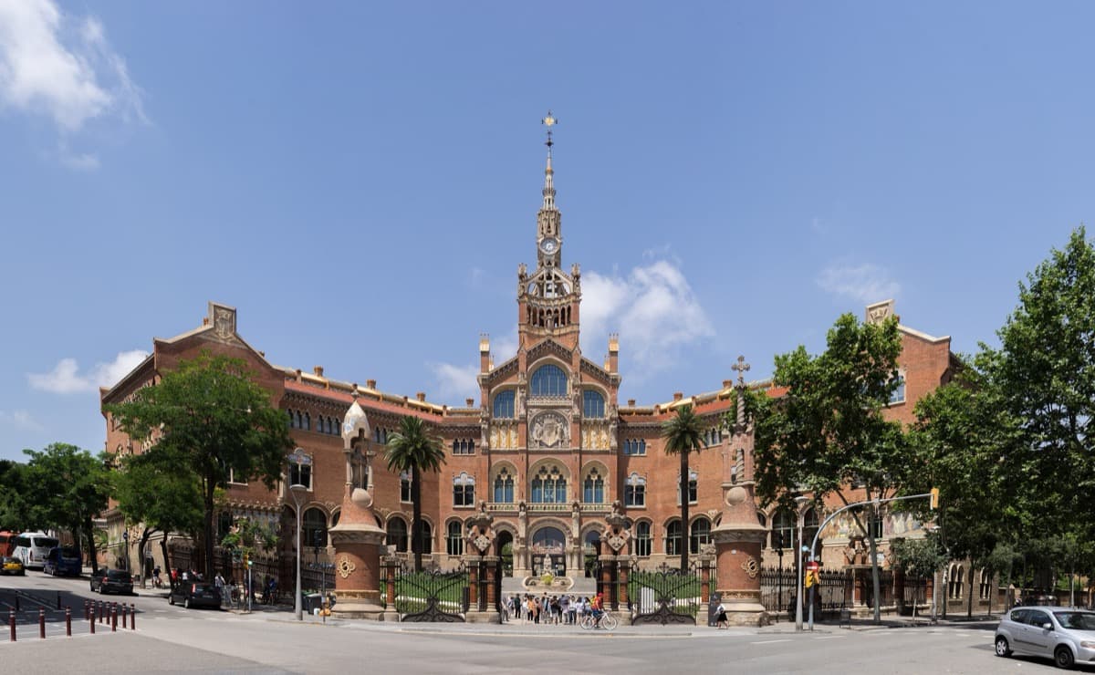 Hospital de la Santa Creu i Sant Pau: A Superblock Honouring Cerdà