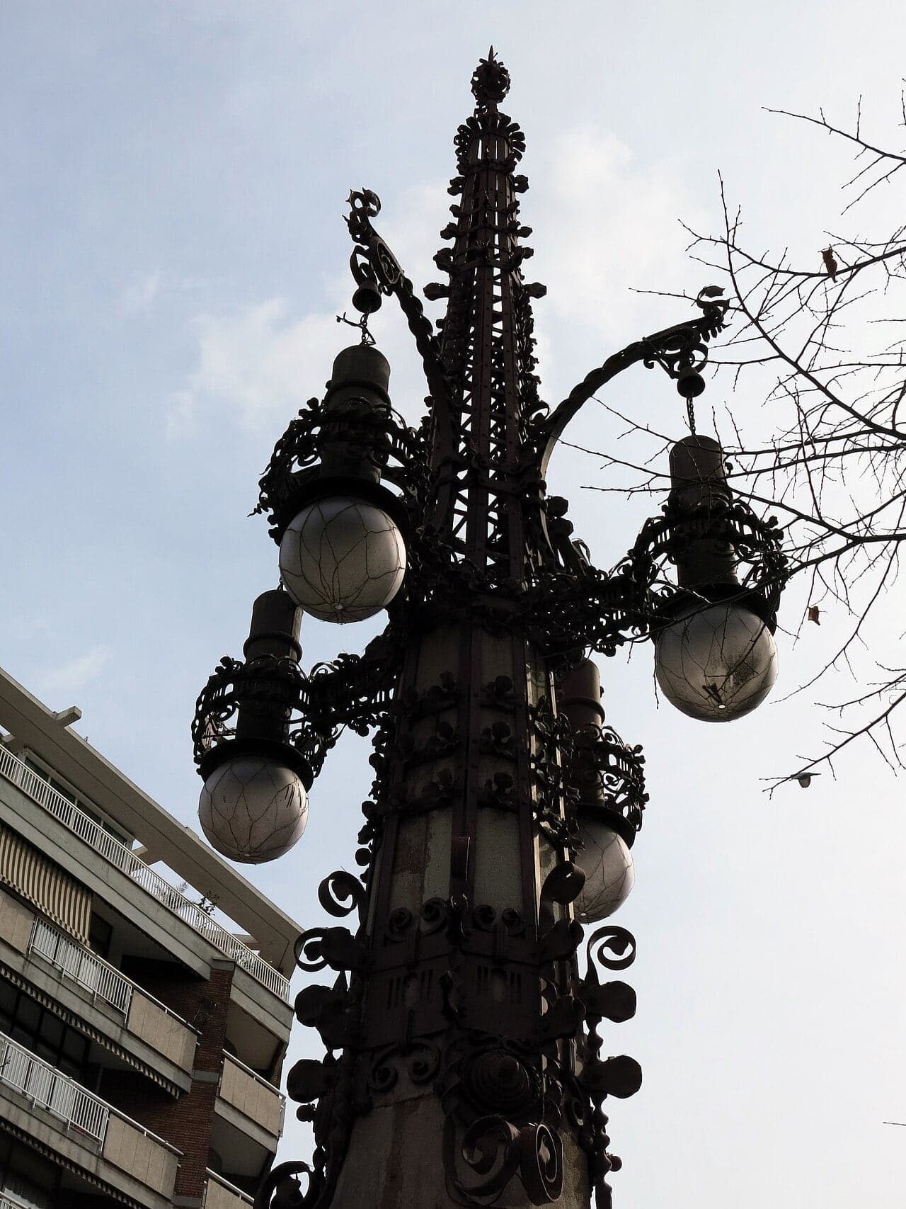 Avinguda de Gaudí: A Street Given to People