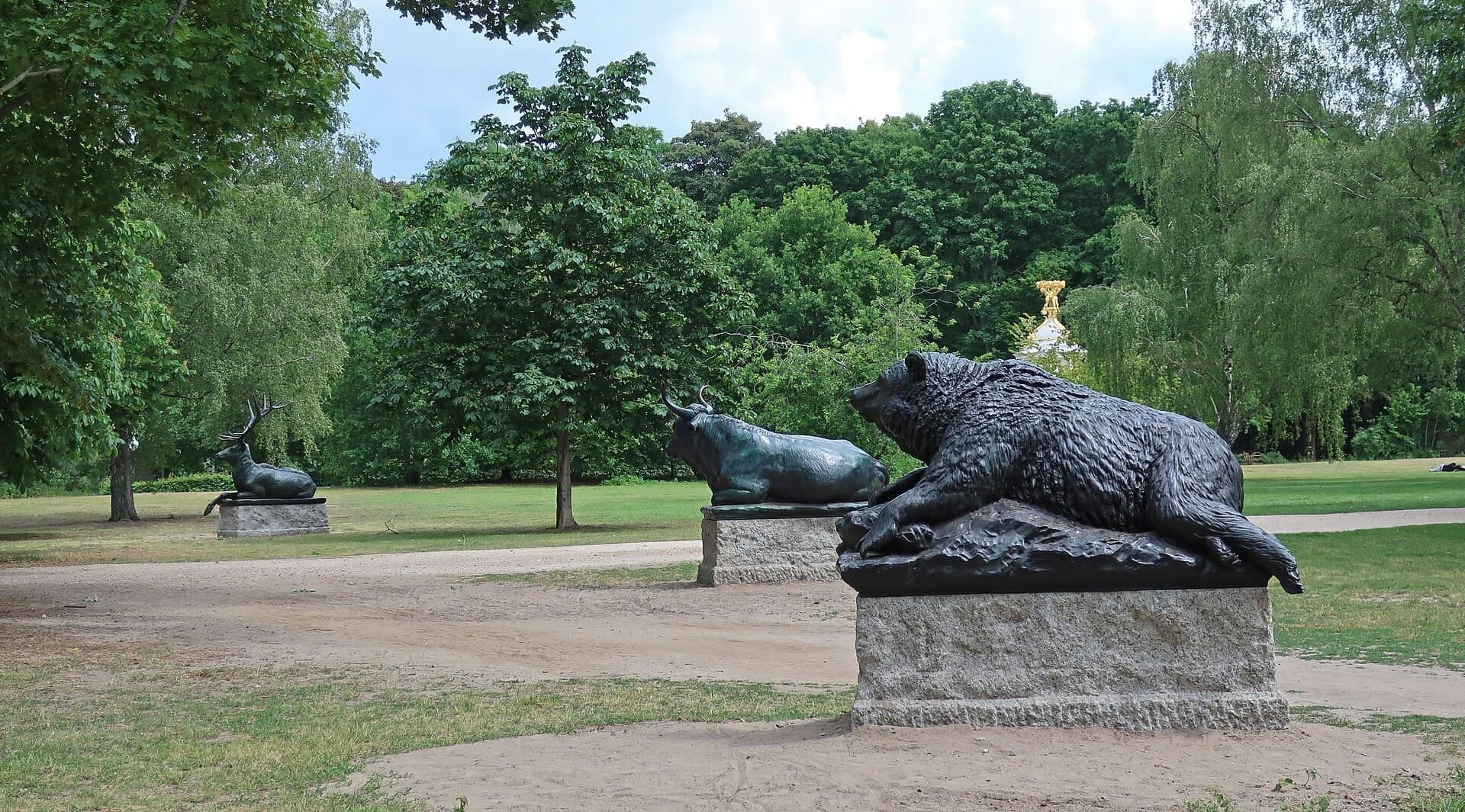 Floraplatz: Bronze Animals from Philadelphia