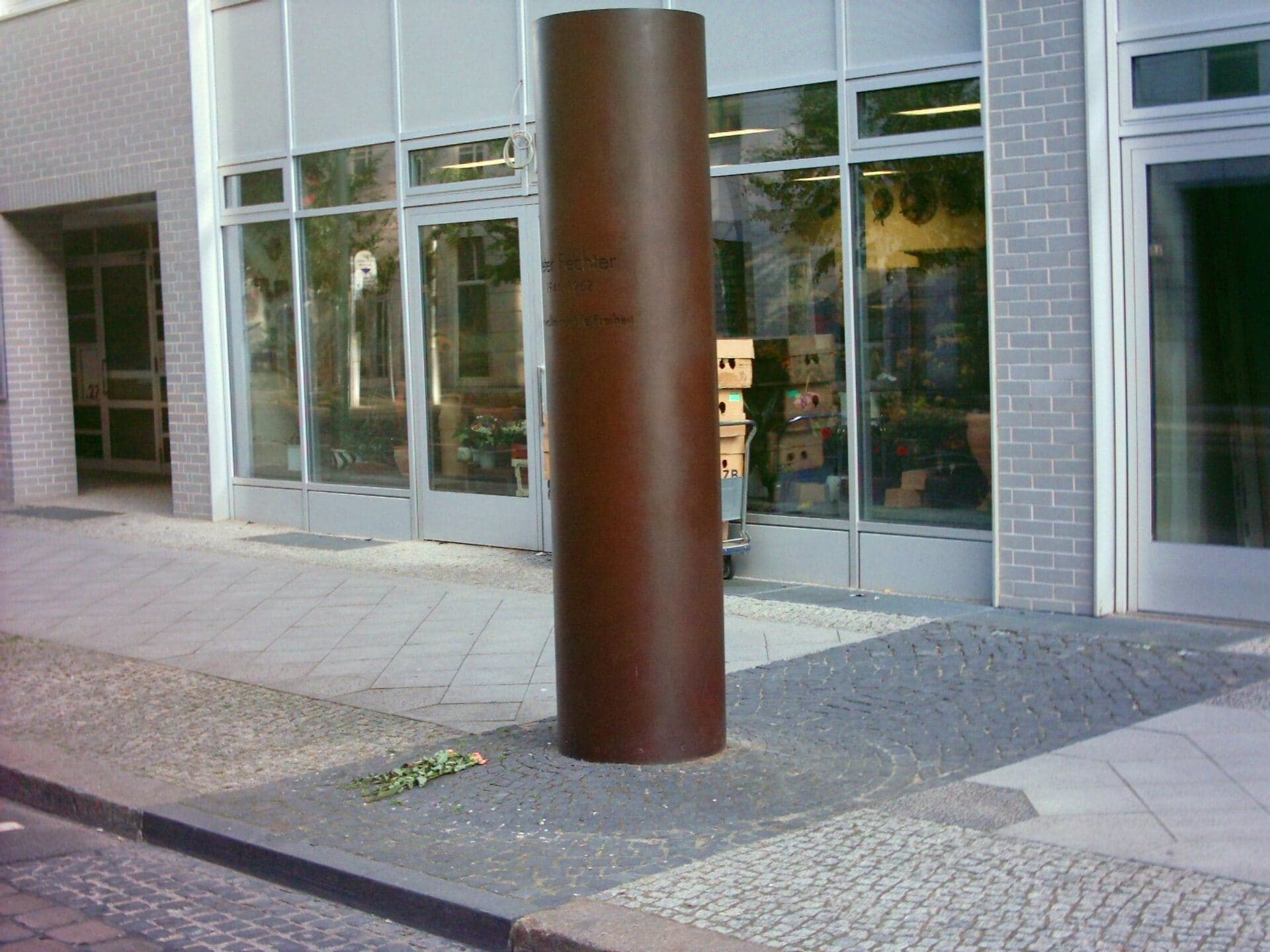 Peter Fechter Memorial: A Column and a Name