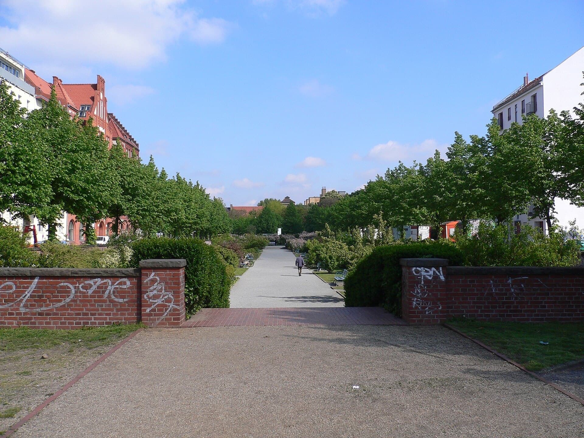Canal Gardens: A Garden Below the Street