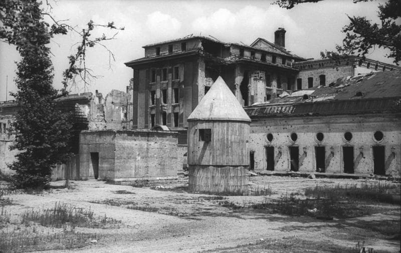 Site of the Führerbunker: The Anti-Monument