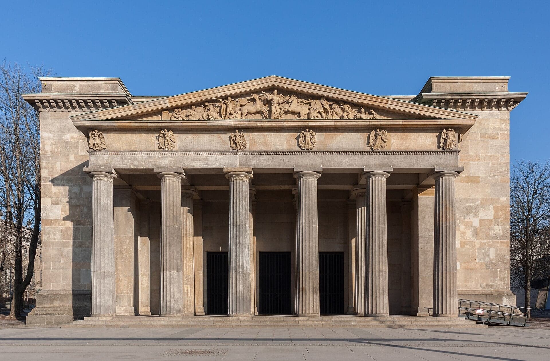Neue Wache: A Roman Fort on the Avenue
