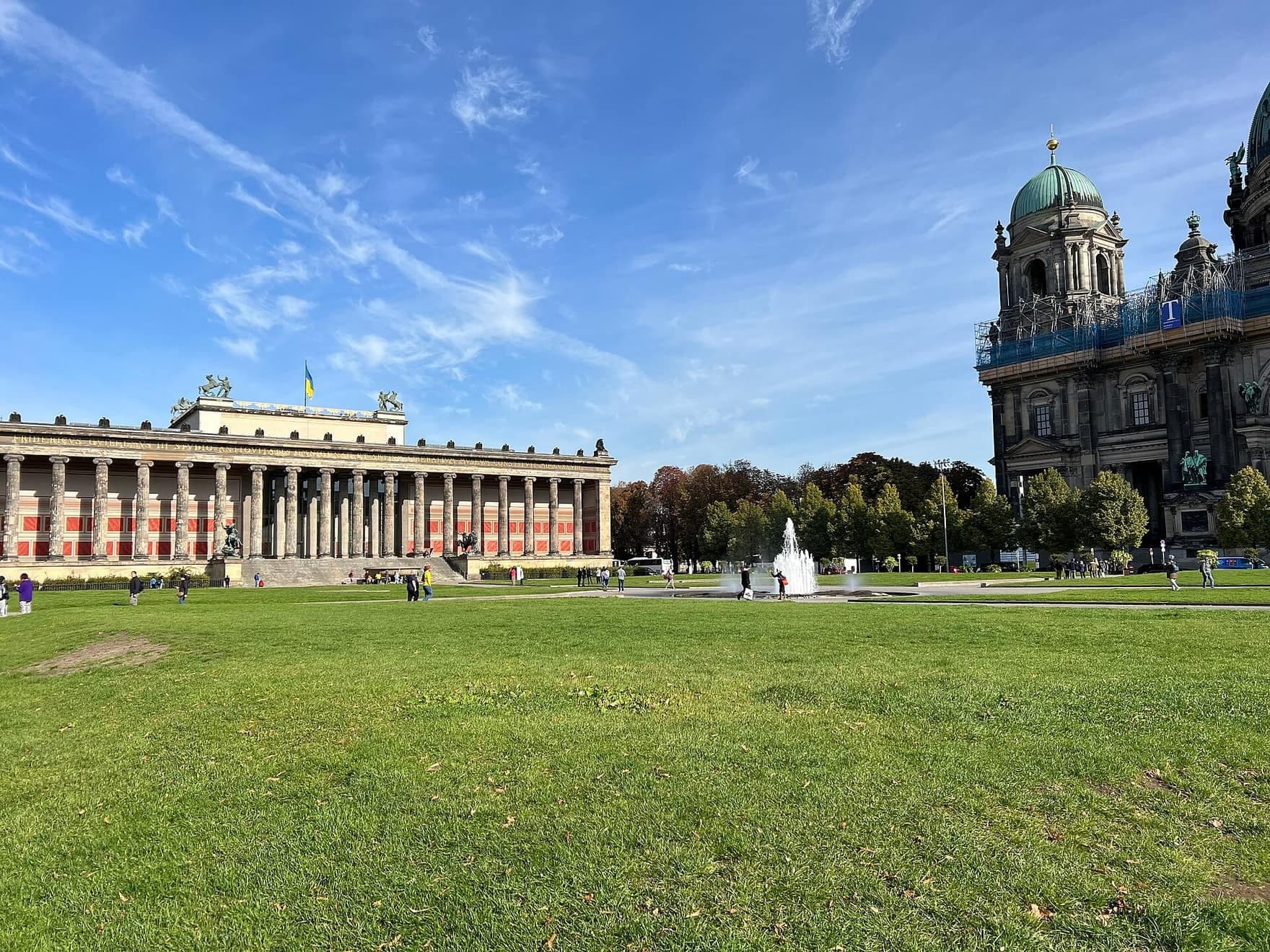 Lustgarten and the Berliner Dom: A Lawn to Square the Crooked