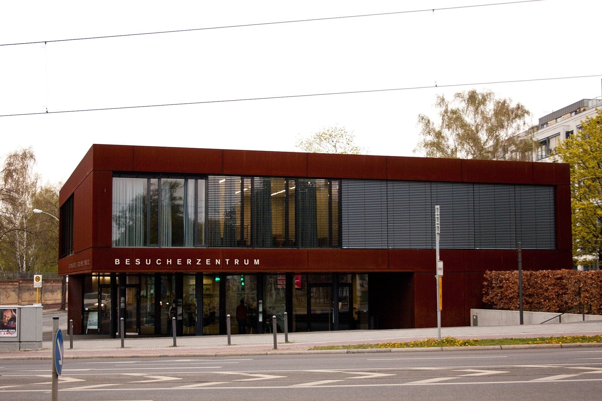 Nordbahnhof: A Station with Two Doors