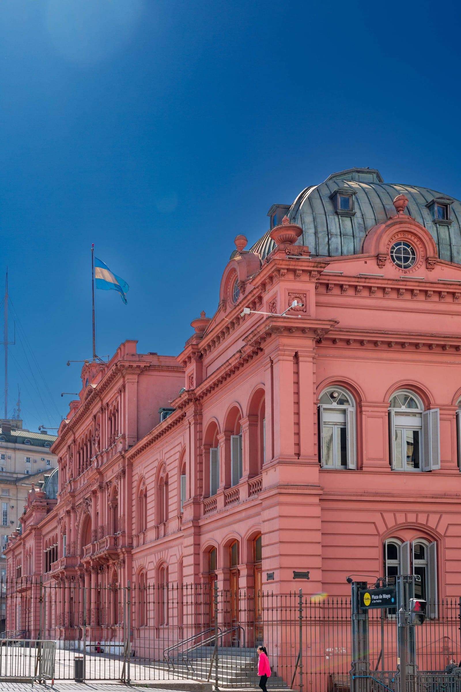 Casa Rosada: The Balcony and the Bombs