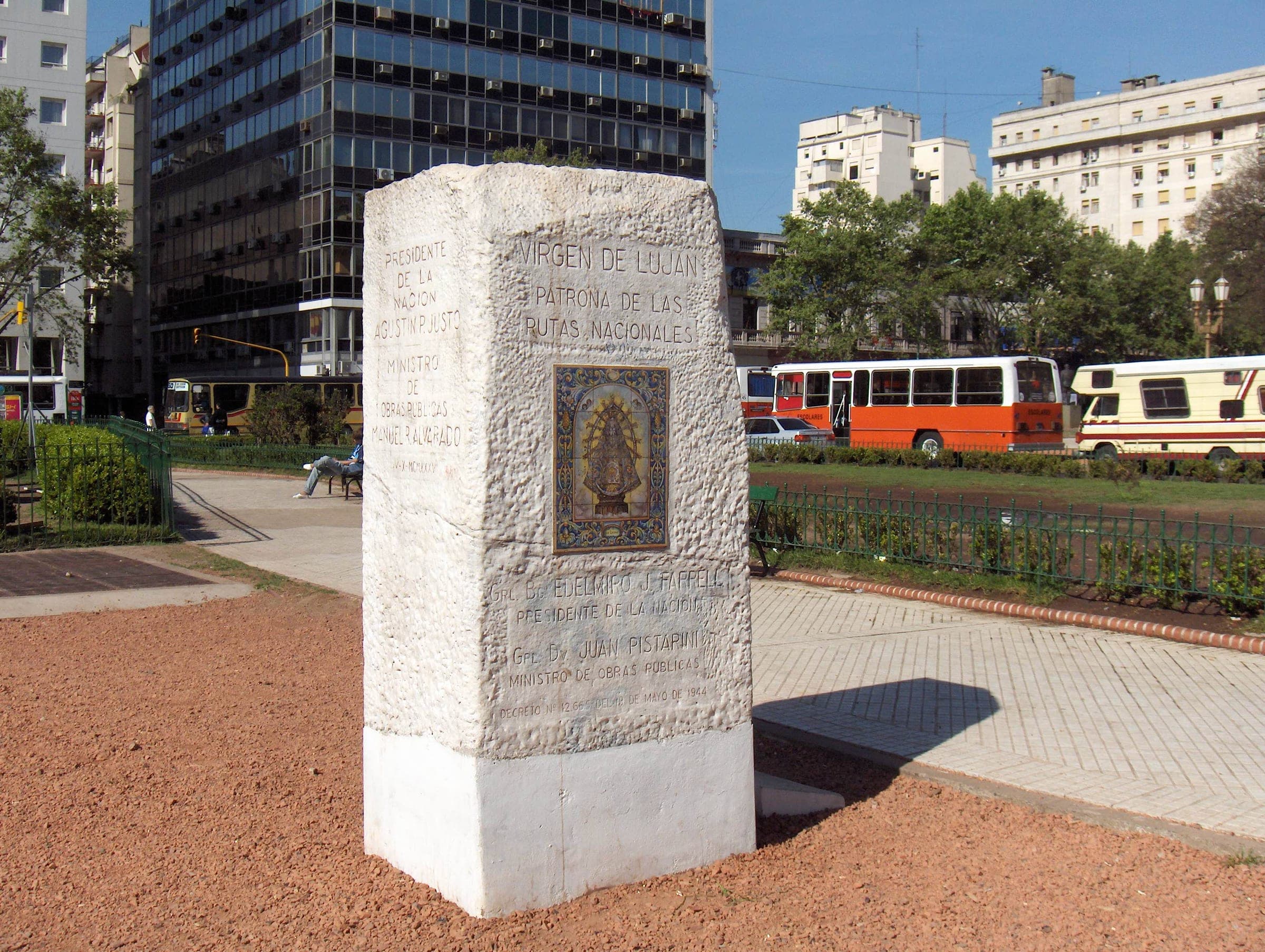 Kilometro Cero: Where the Country Is Measured From