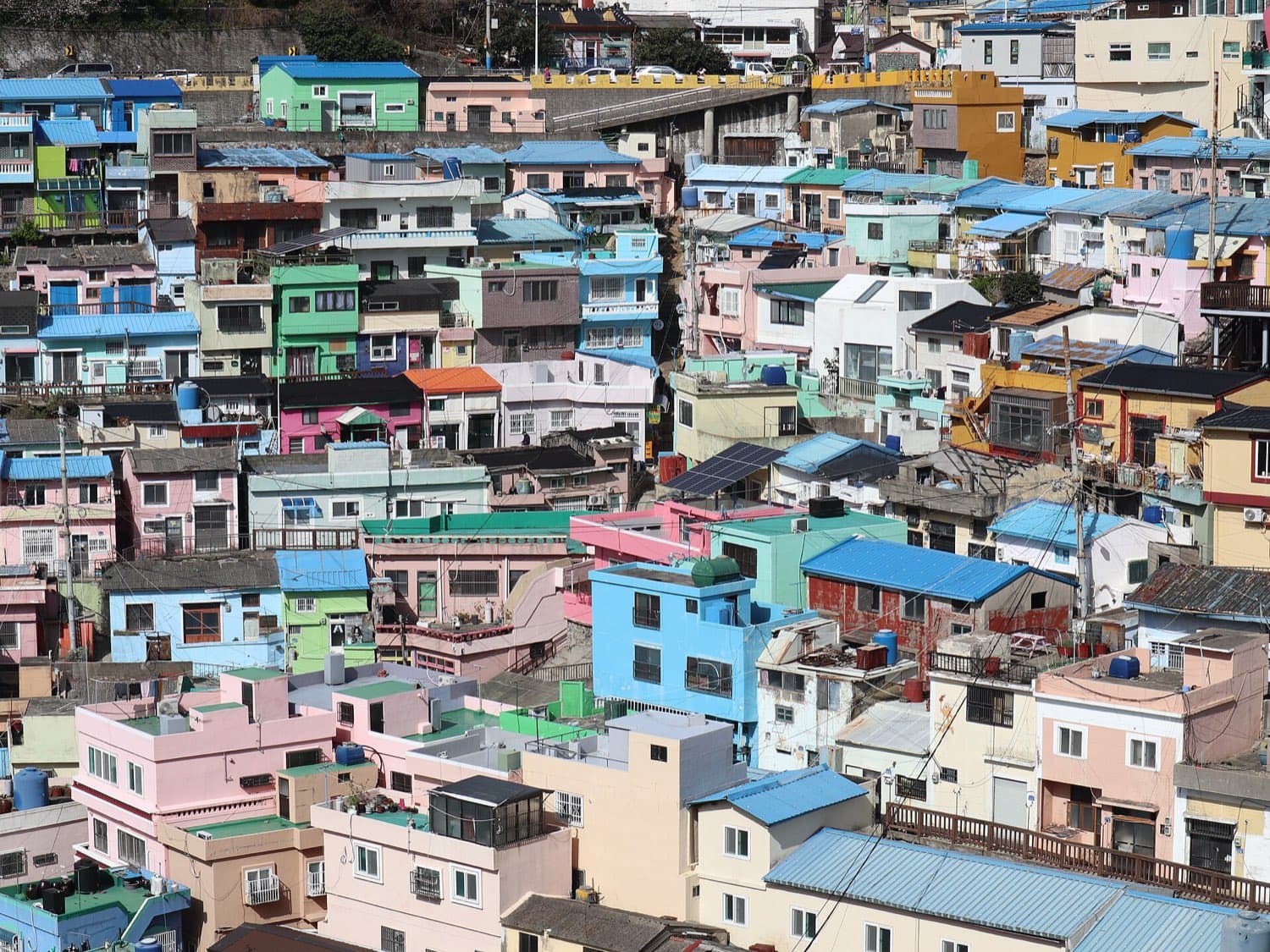 The Stacked Houses and the Alley Maze