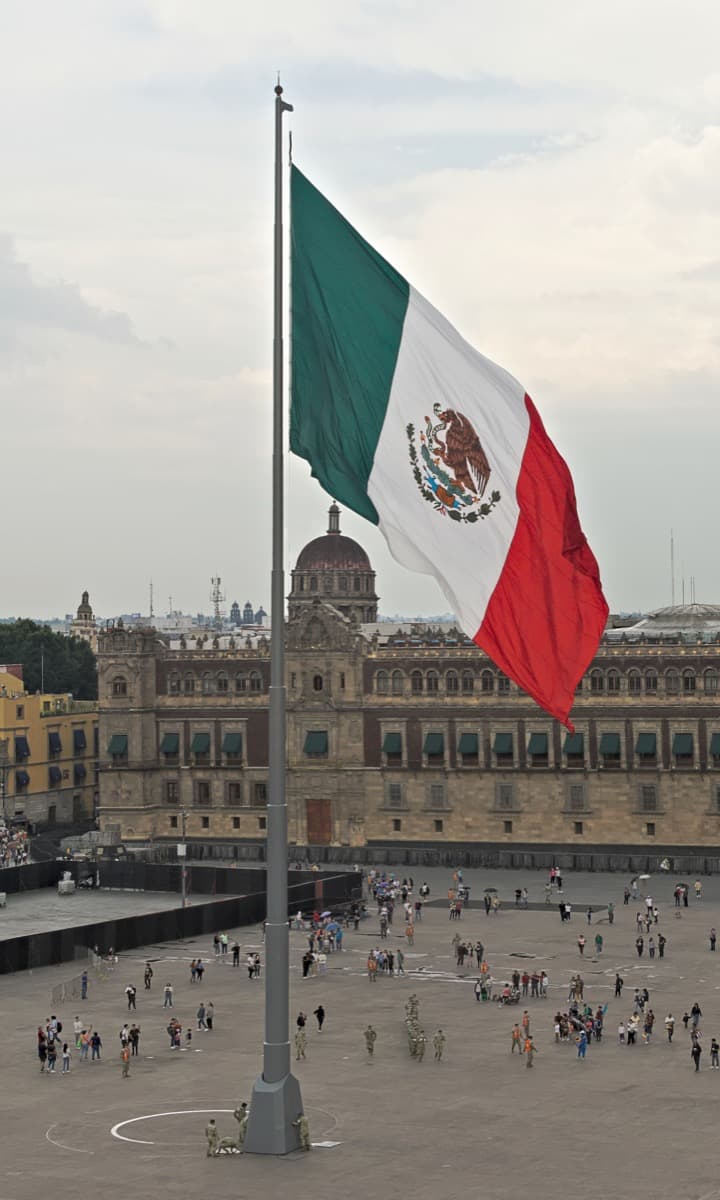 Zócalo: Seven Hundred Years at the Centre