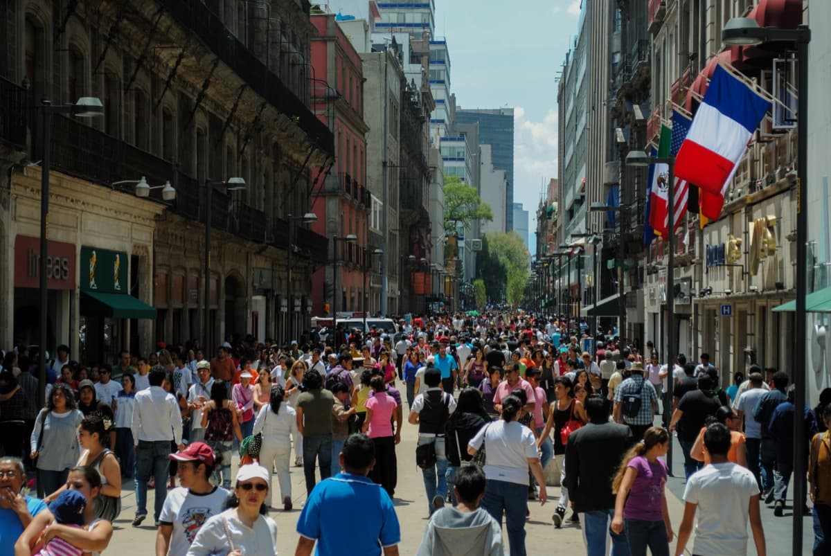 Calle Madero: The Street Grid Is the Ghost