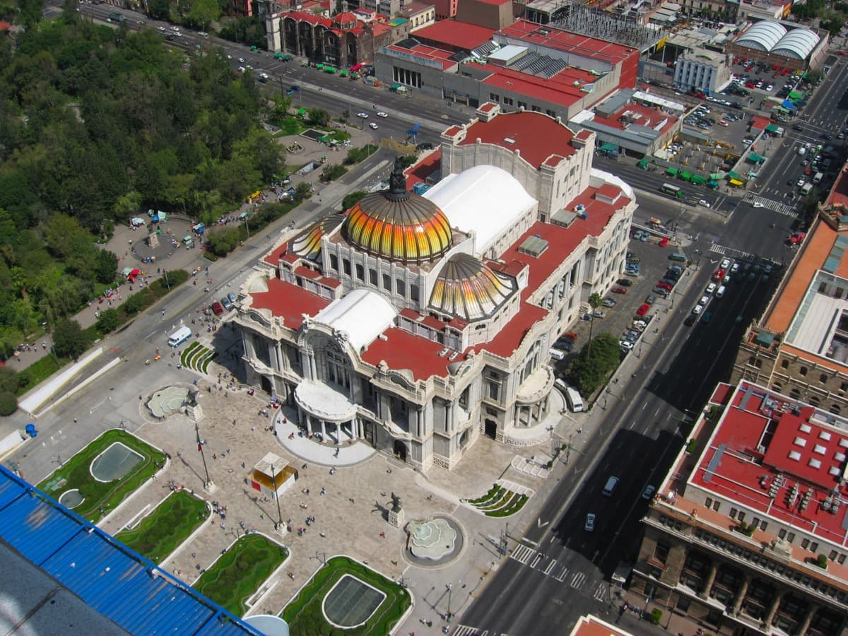Torre Latinoamericana: Floating on a Lakebed