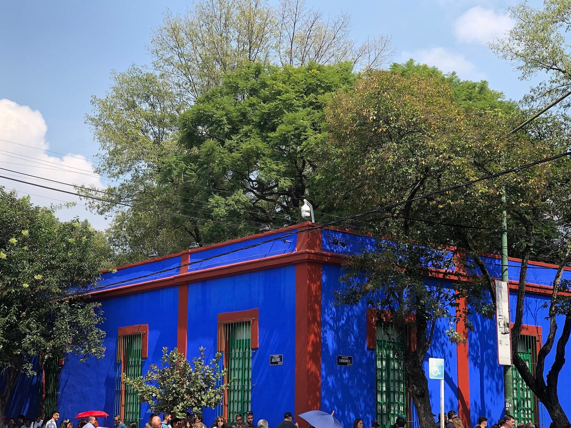 Casa Azul: Blue Walls Around a Garden and an Exile